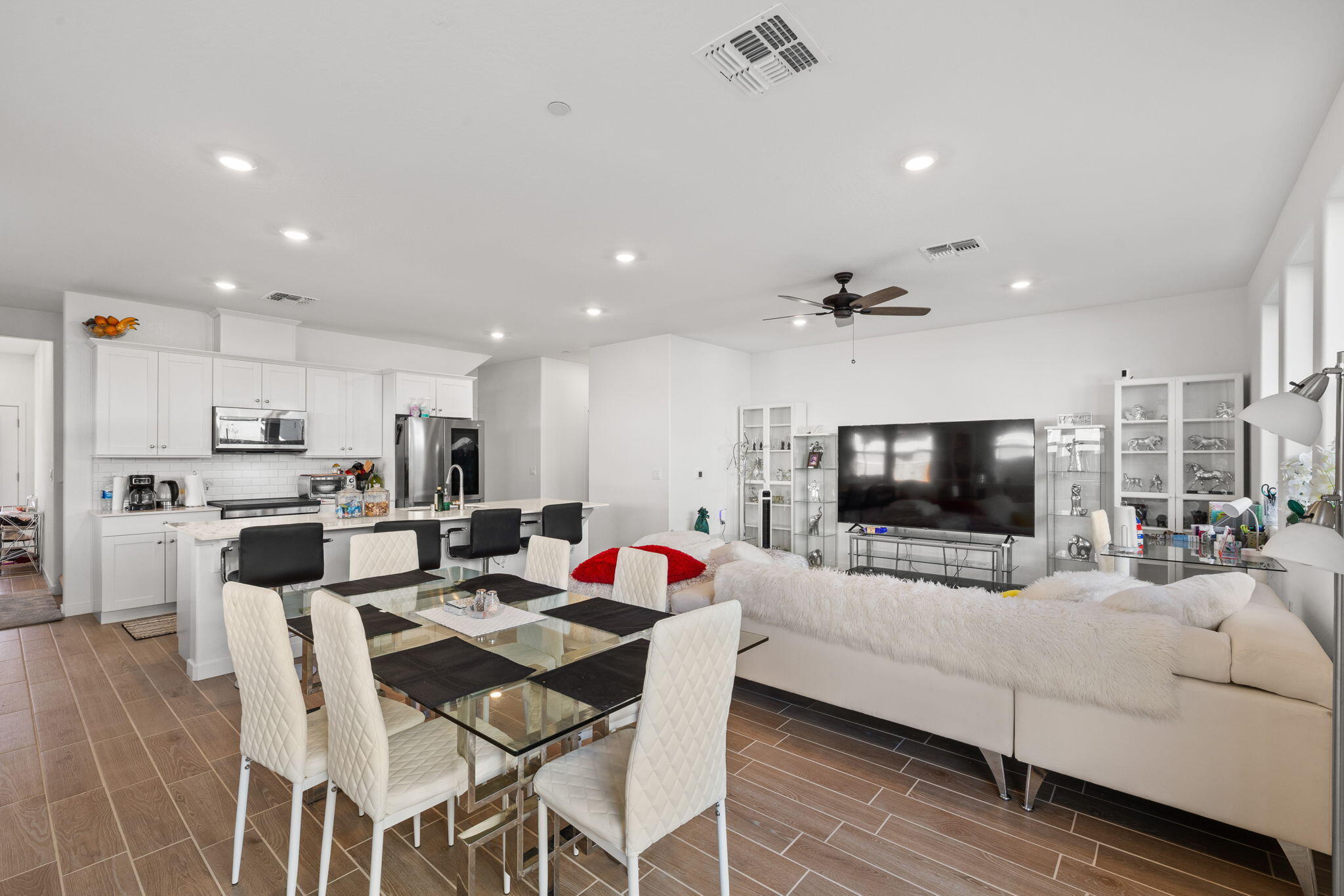 8916 Savona Ln, Shafter, CA 93314