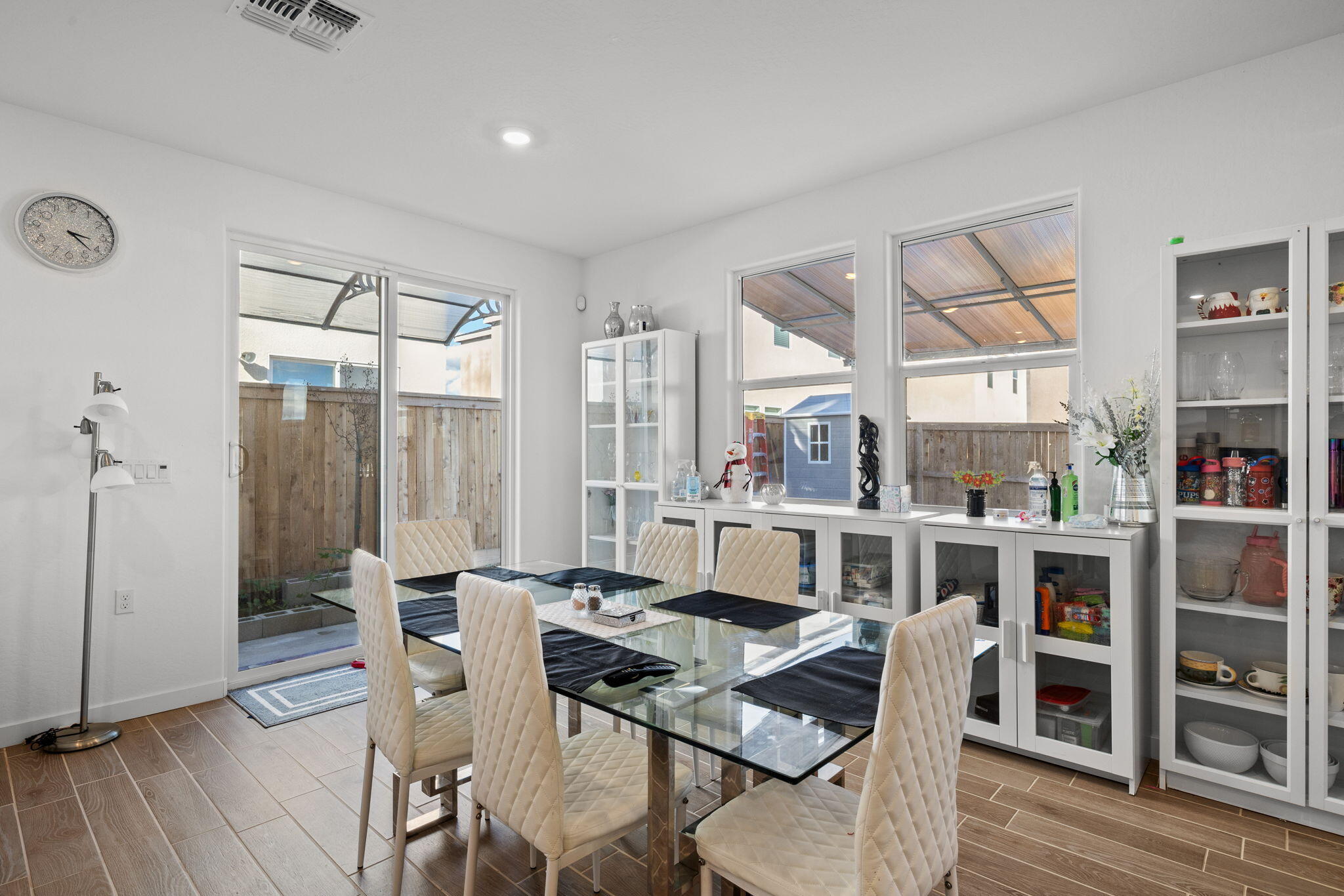 8916 Savona Ln, Shafter, CA 93314