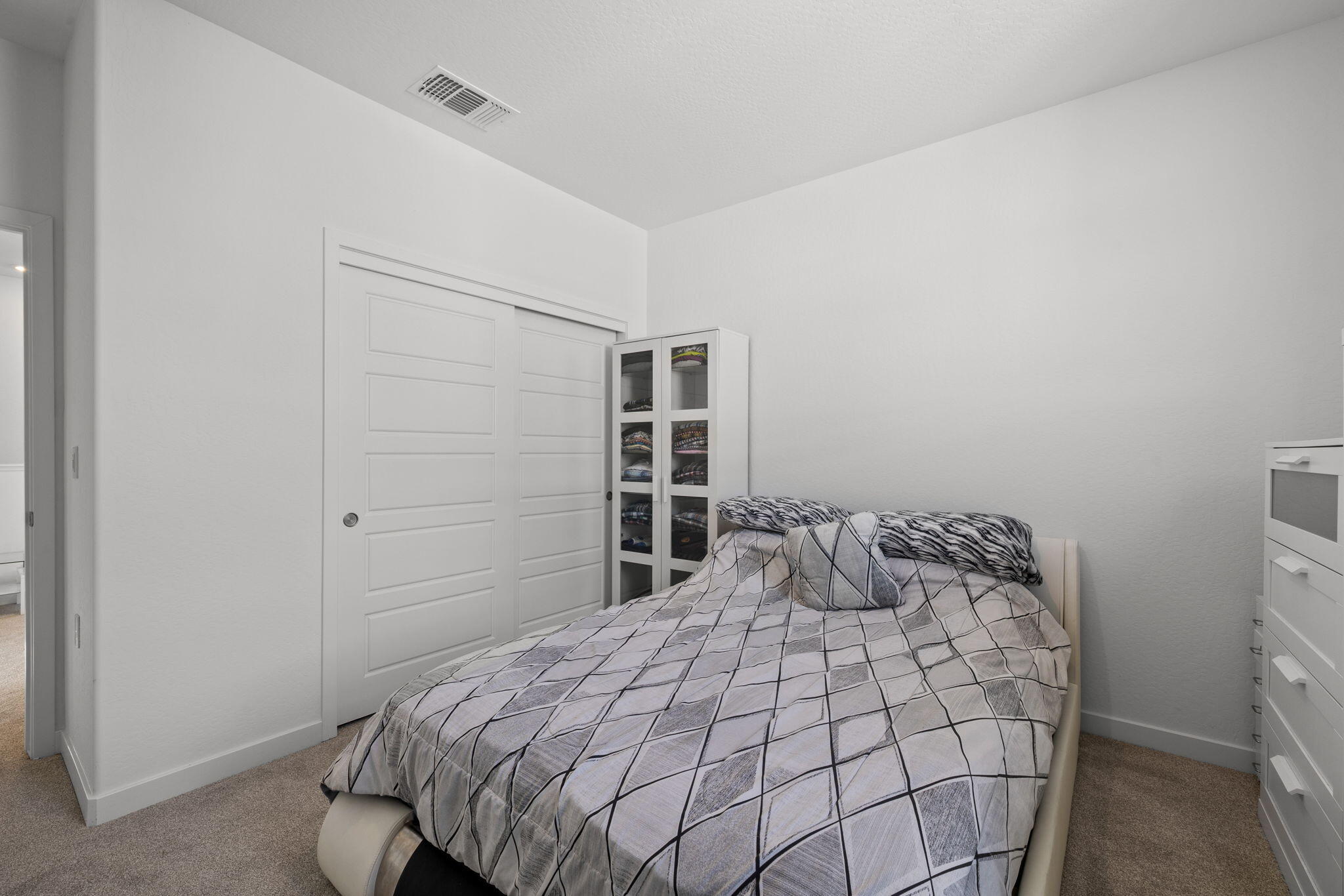 8916 Savona Ln, Shafter, CA 93314