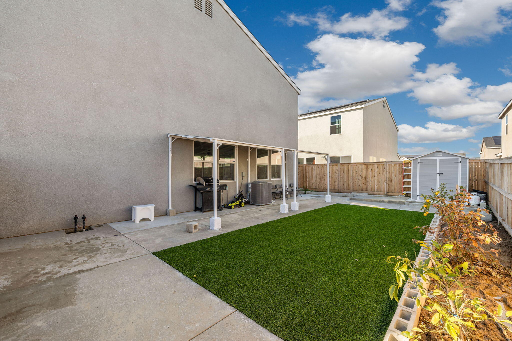 8916 Savona Ln, Shafter, CA 93314