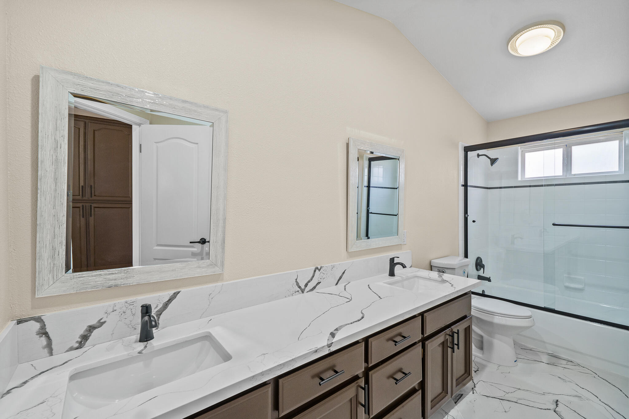 2669 E Sean Ave, Fresno, CA 93720