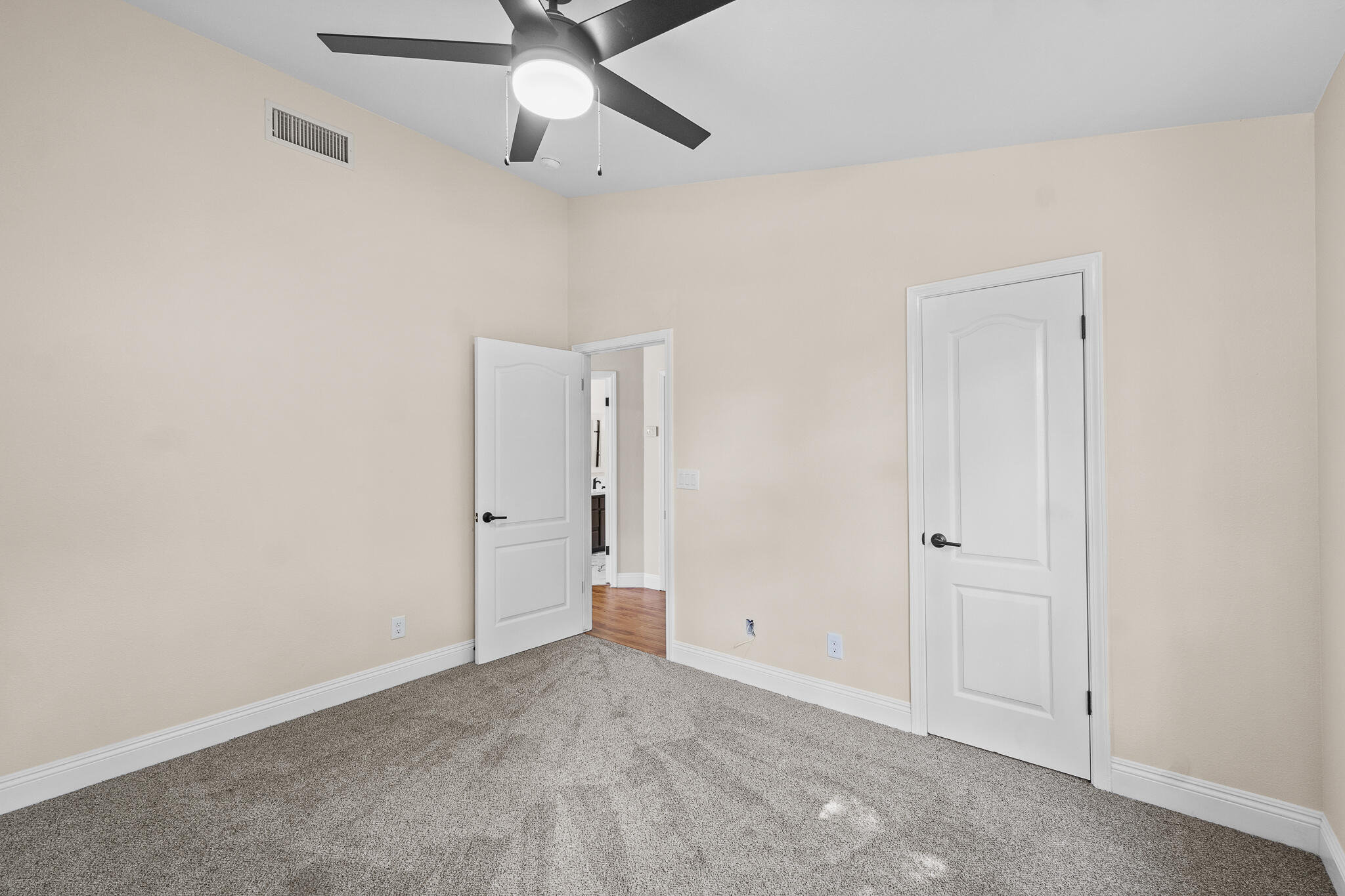 2669 E Sean Ave, Fresno, CA 93720