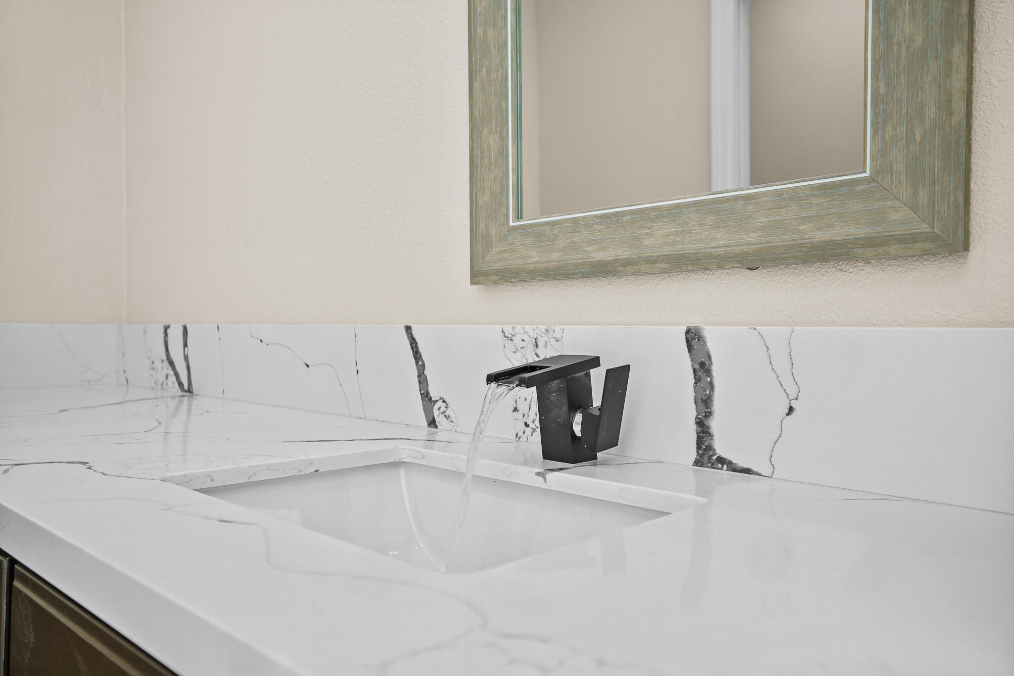 2669 E Sean Ave, Fresno, CA 93720