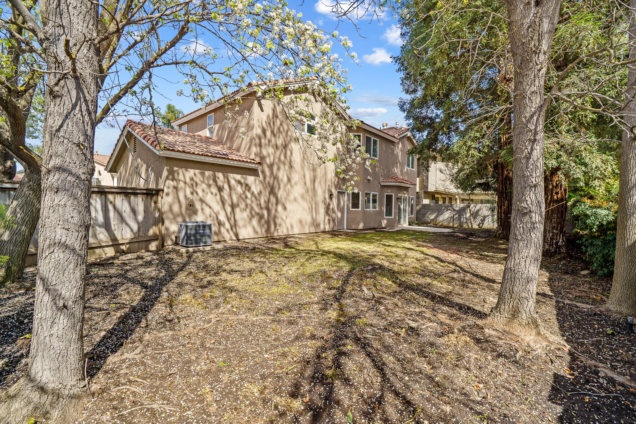 2669 E Sean Ave, Fresno, CA 93720