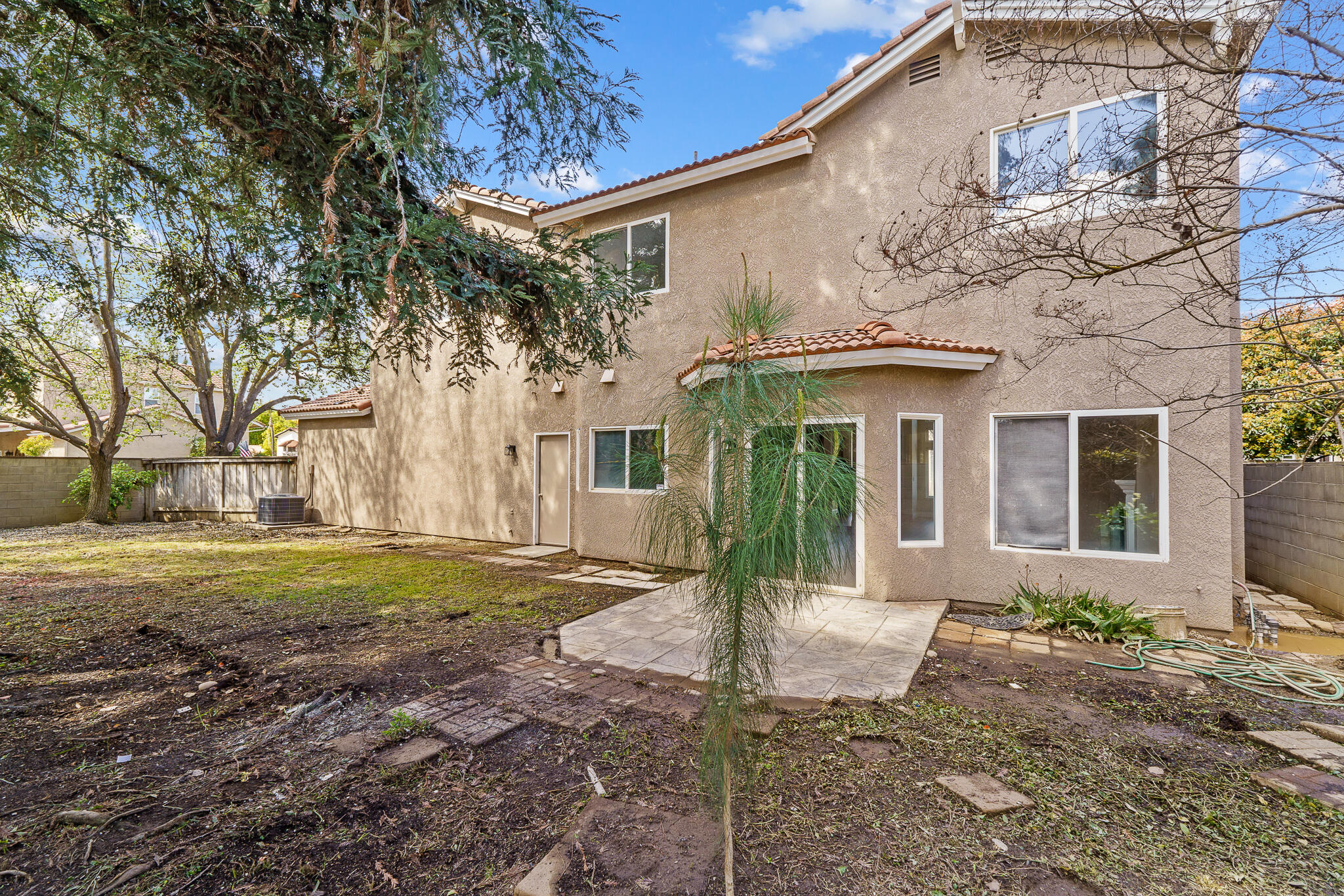 2669 E Sean Ave, Fresno, CA 93720