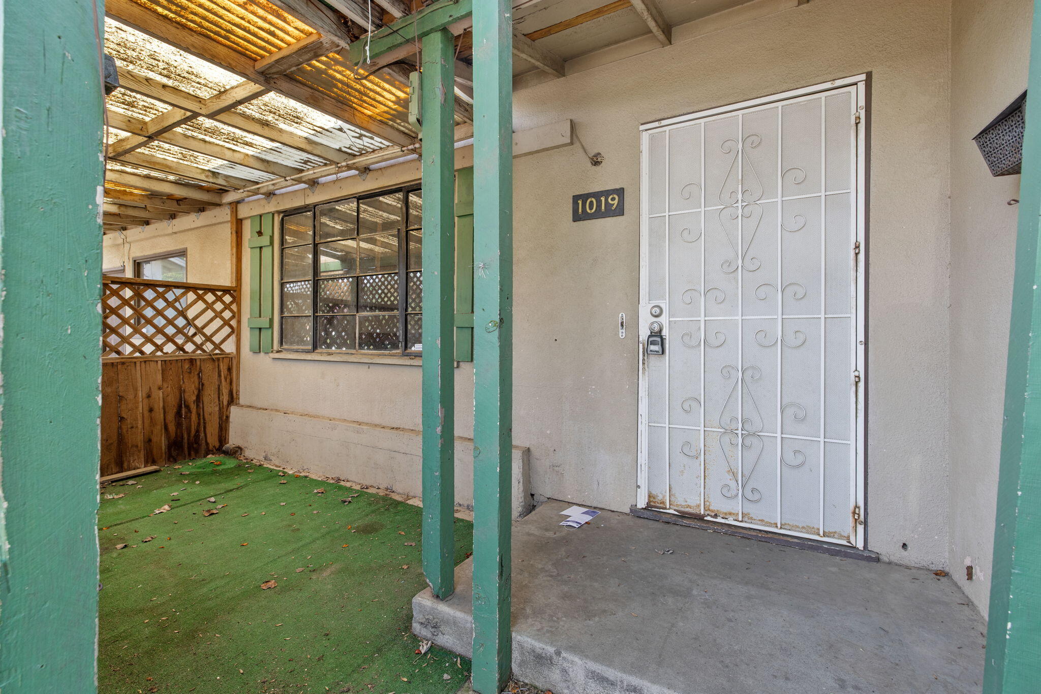 1019 E Laurel Ave, Visalia, CA 93292