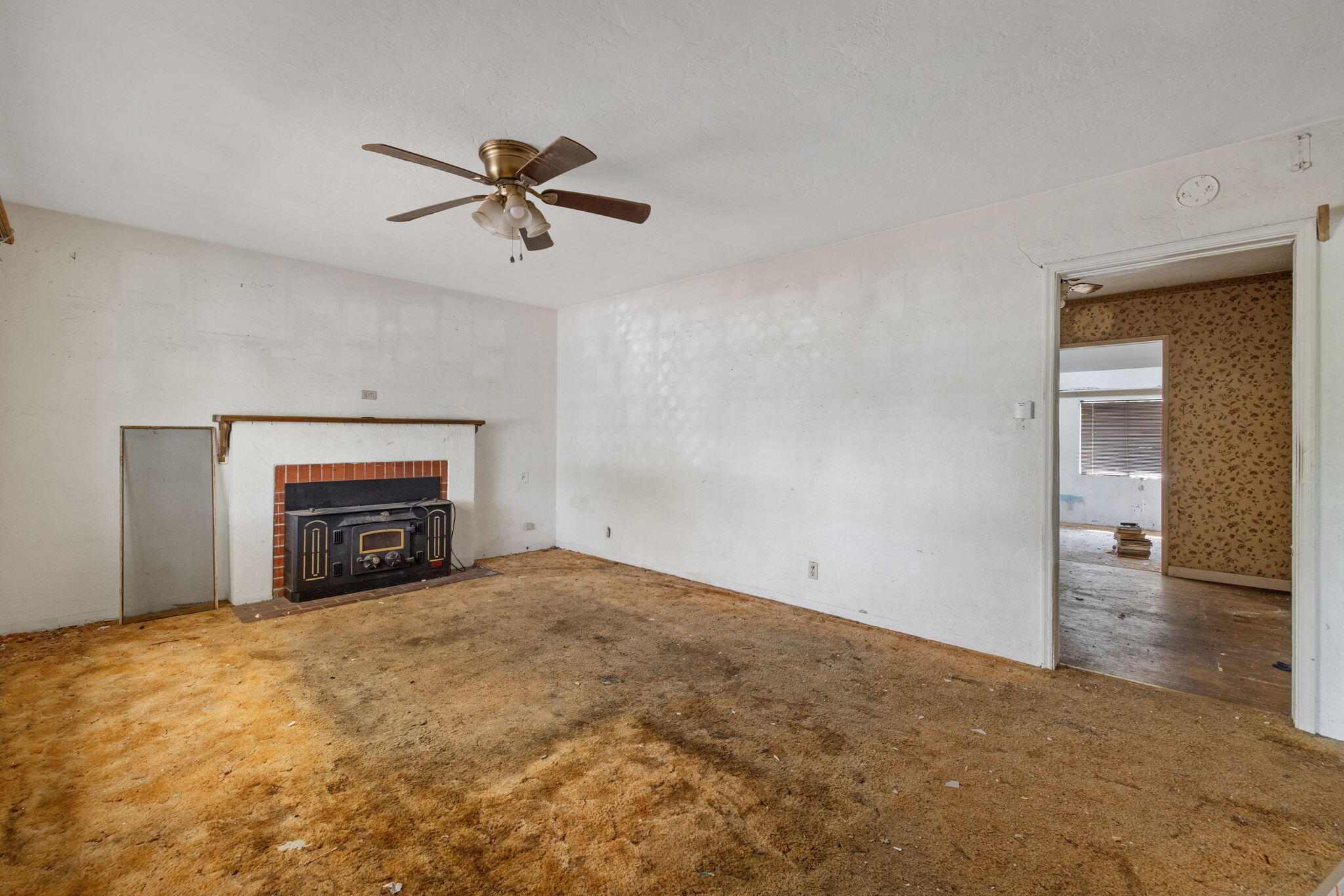 1019 E Laurel Ave, Visalia, CA 93292