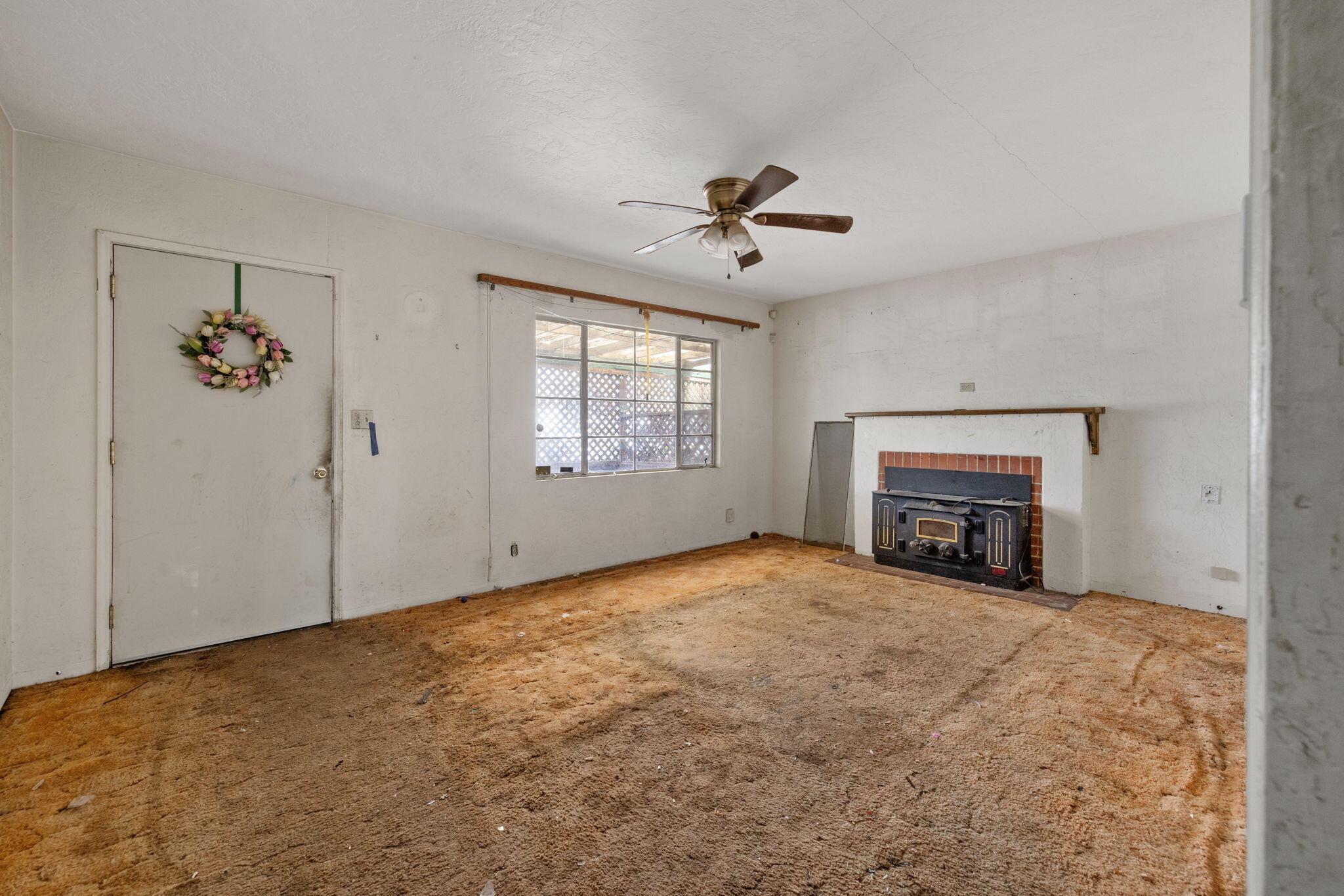 1019 E Laurel Ave, Visalia, CA 93292