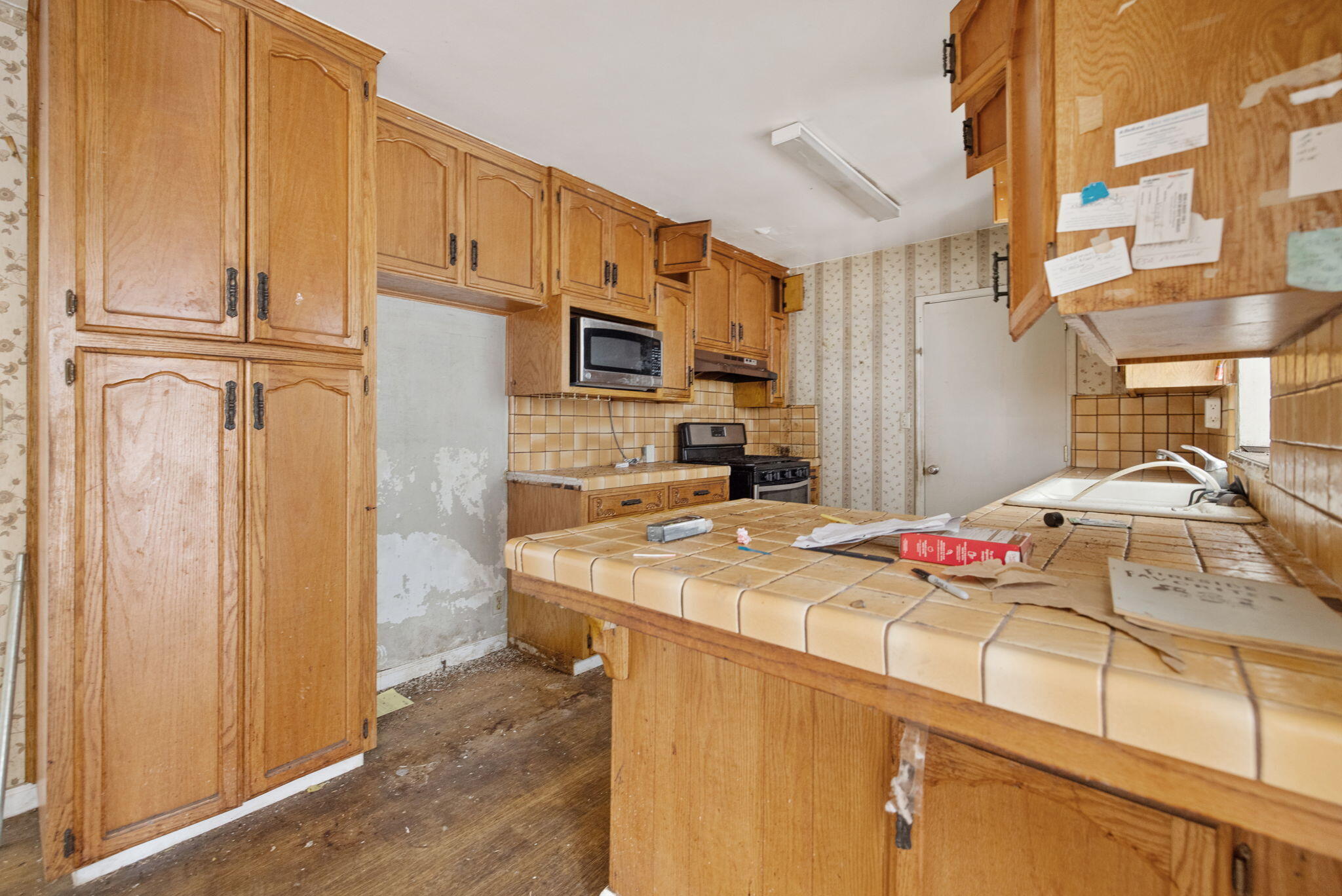 1019 E Laurel Ave, Visalia, CA 93292