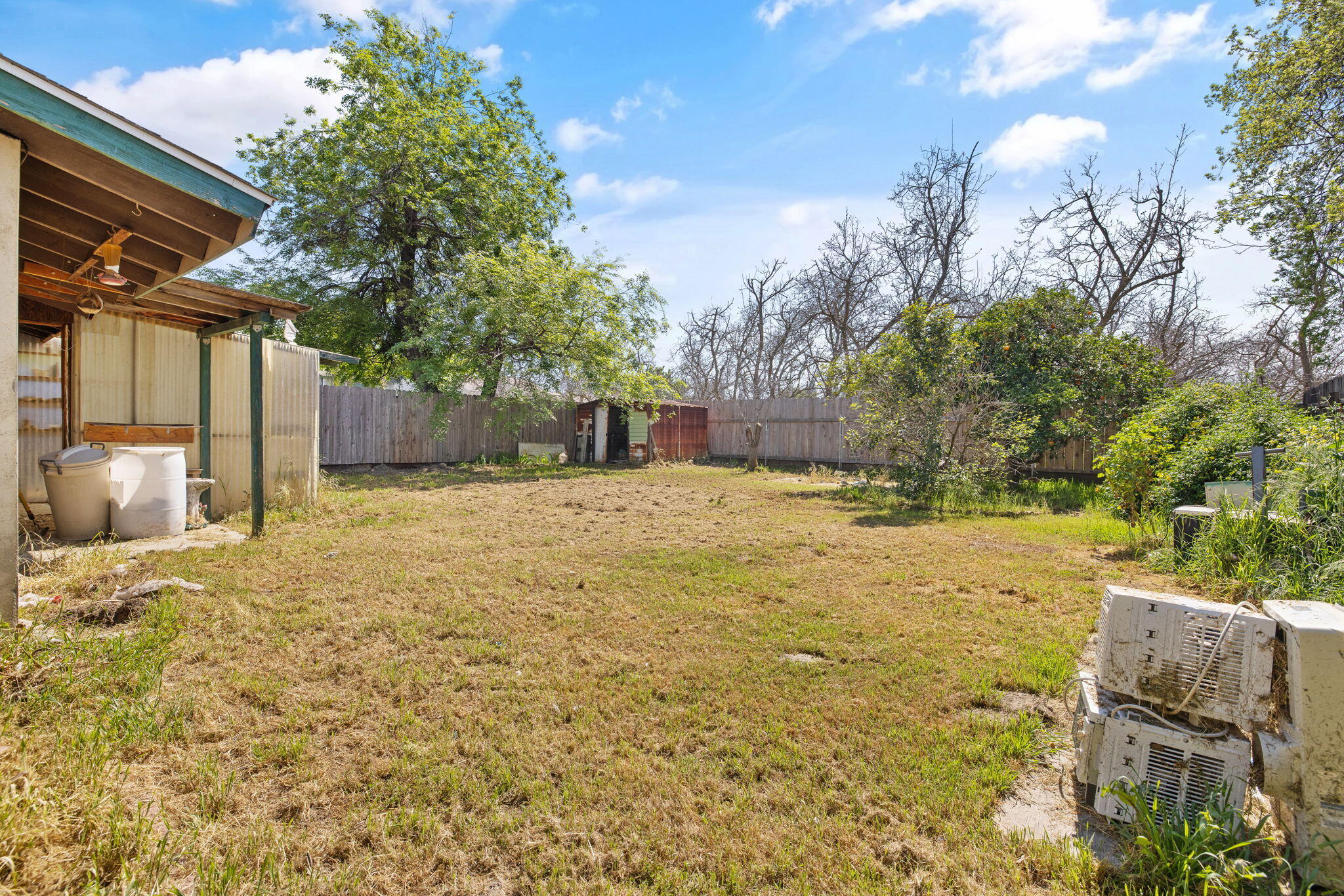 1019 E Laurel Ave, Visalia, CA 93292