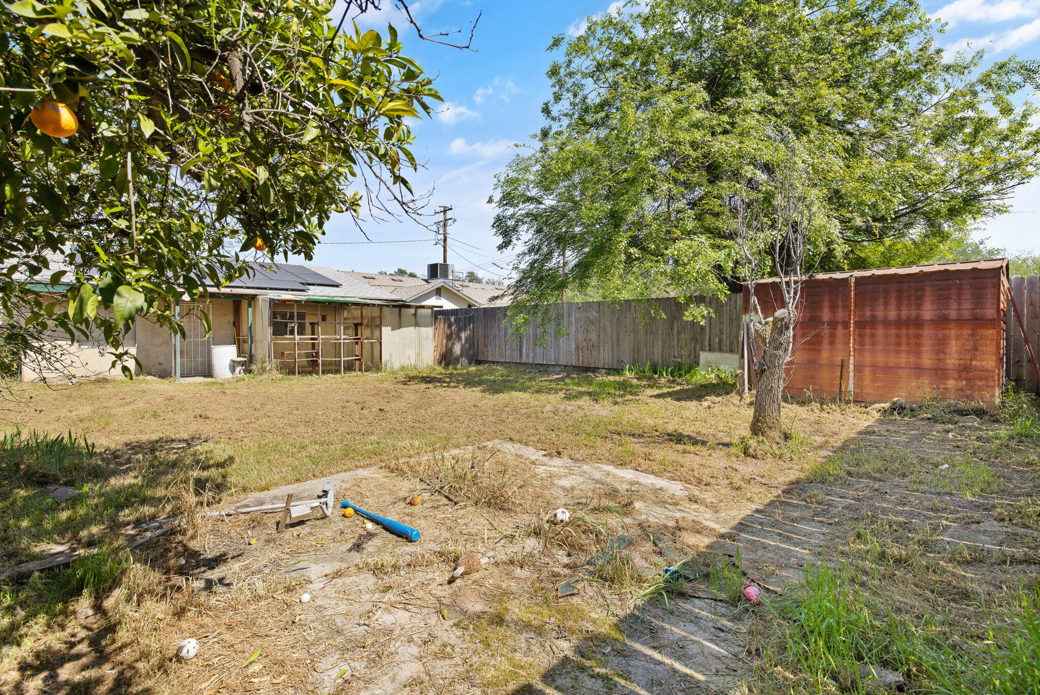 1019 E Laurel Ave, Visalia, CA 93292