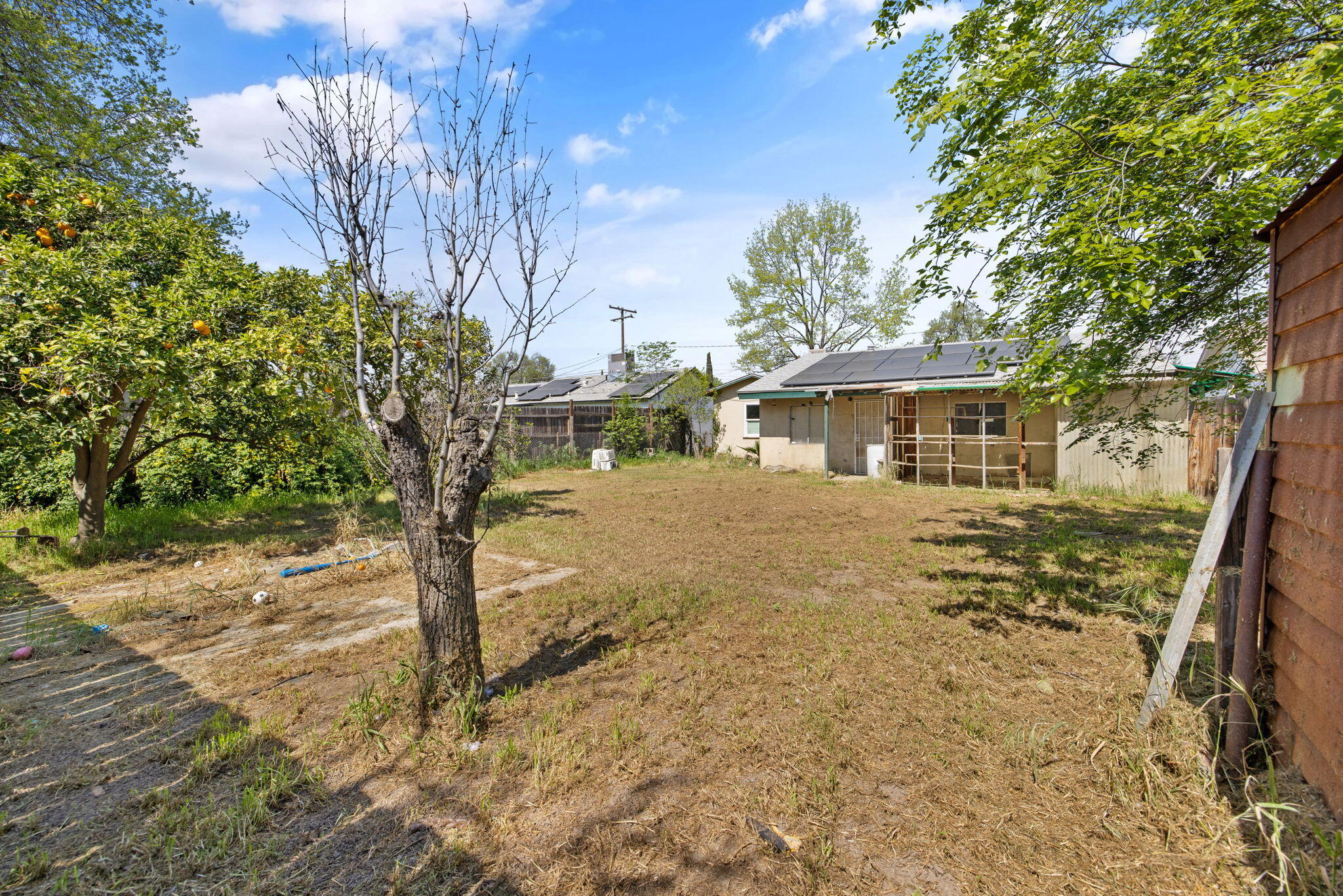 1019 E Laurel Ave, Visalia, CA 93292