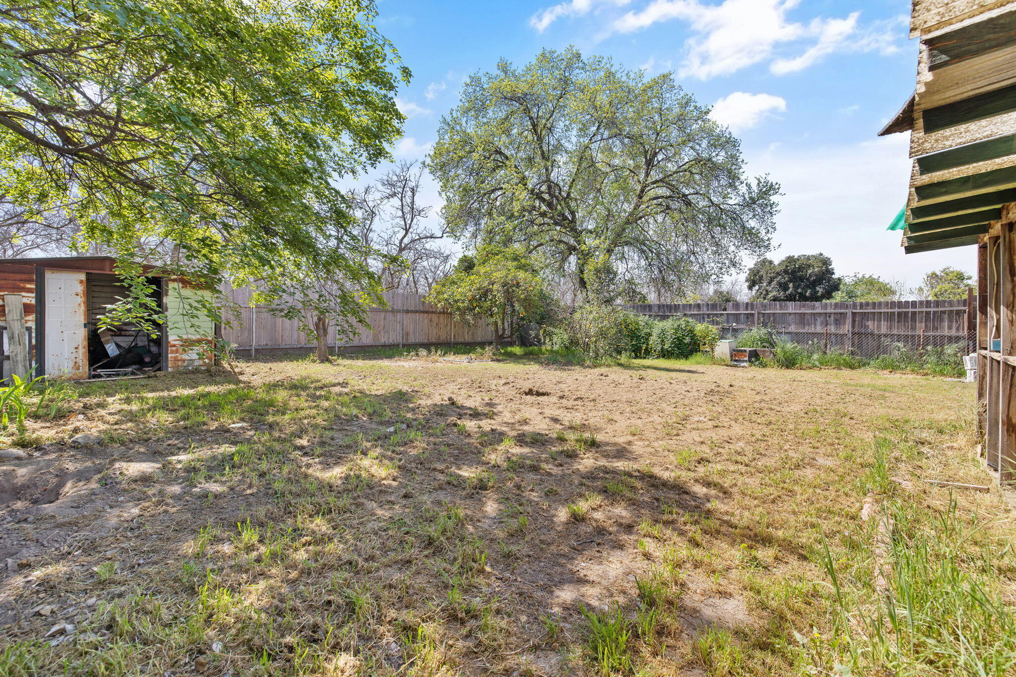 1019 E Laurel Ave, Visalia, CA 93292