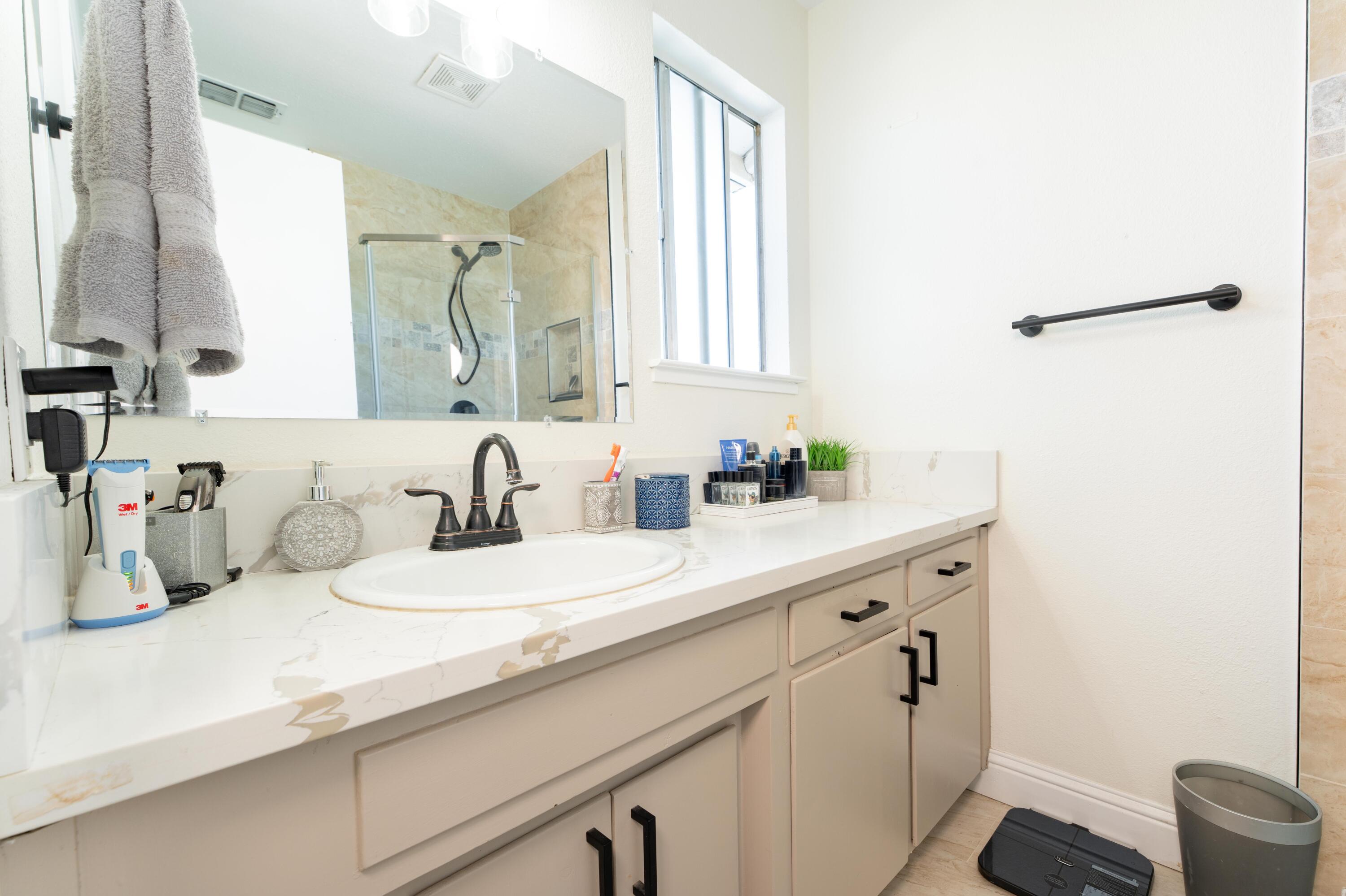 1955 N Westwood St, Porterville, CA 93257