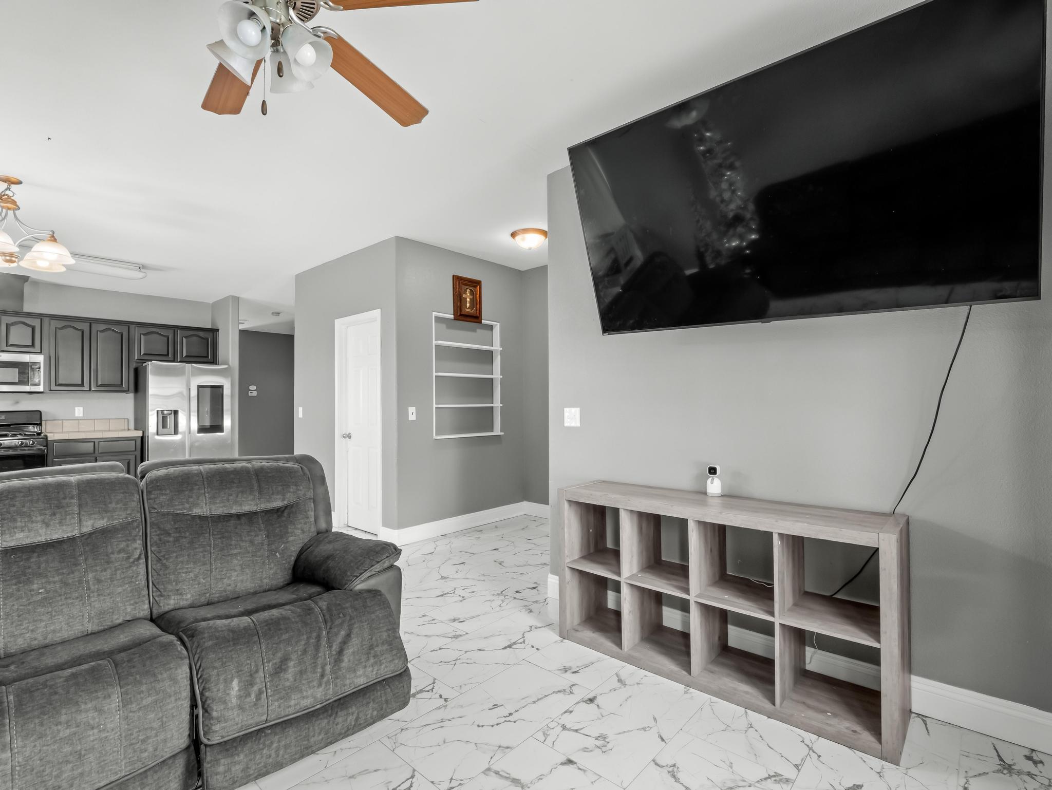 337 Ramona St, Orange Cove, CA 93646