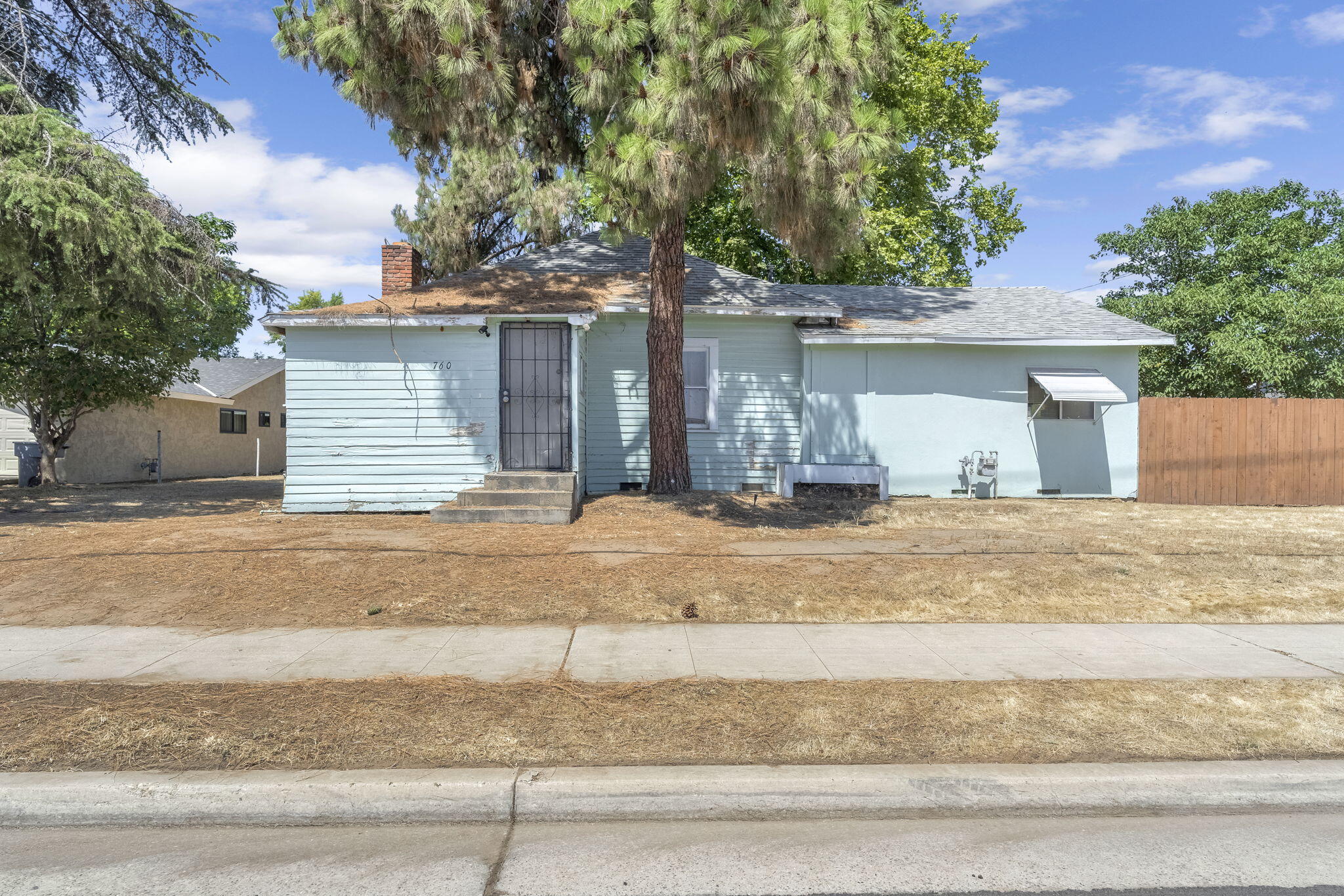 760 Sunnyside Ave, Clovis, CA 93611