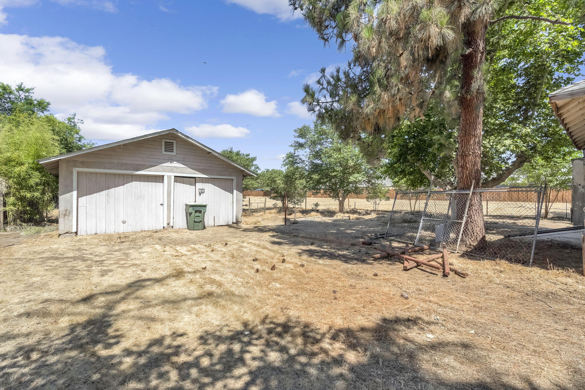 760 Sunnyside Ave, Clovis, CA 93611