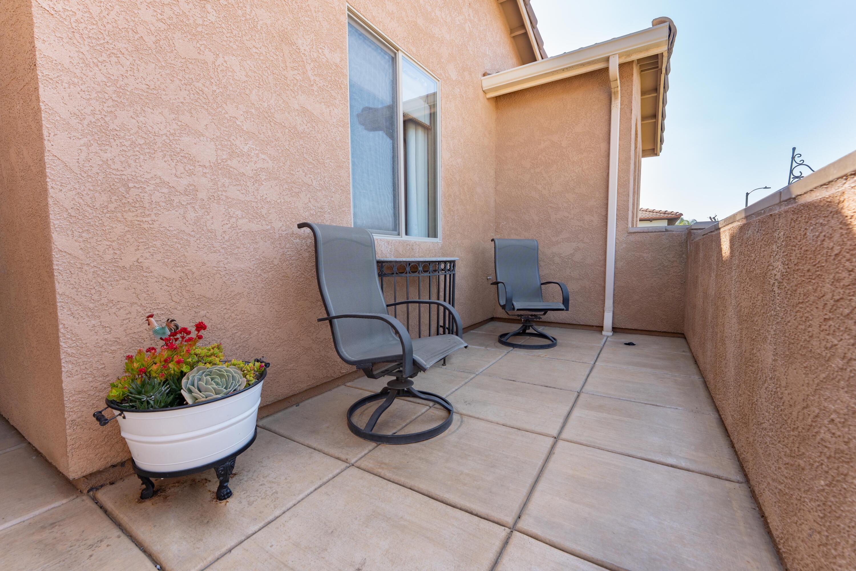 936 N Red Oak St, Porterville, CA 93257