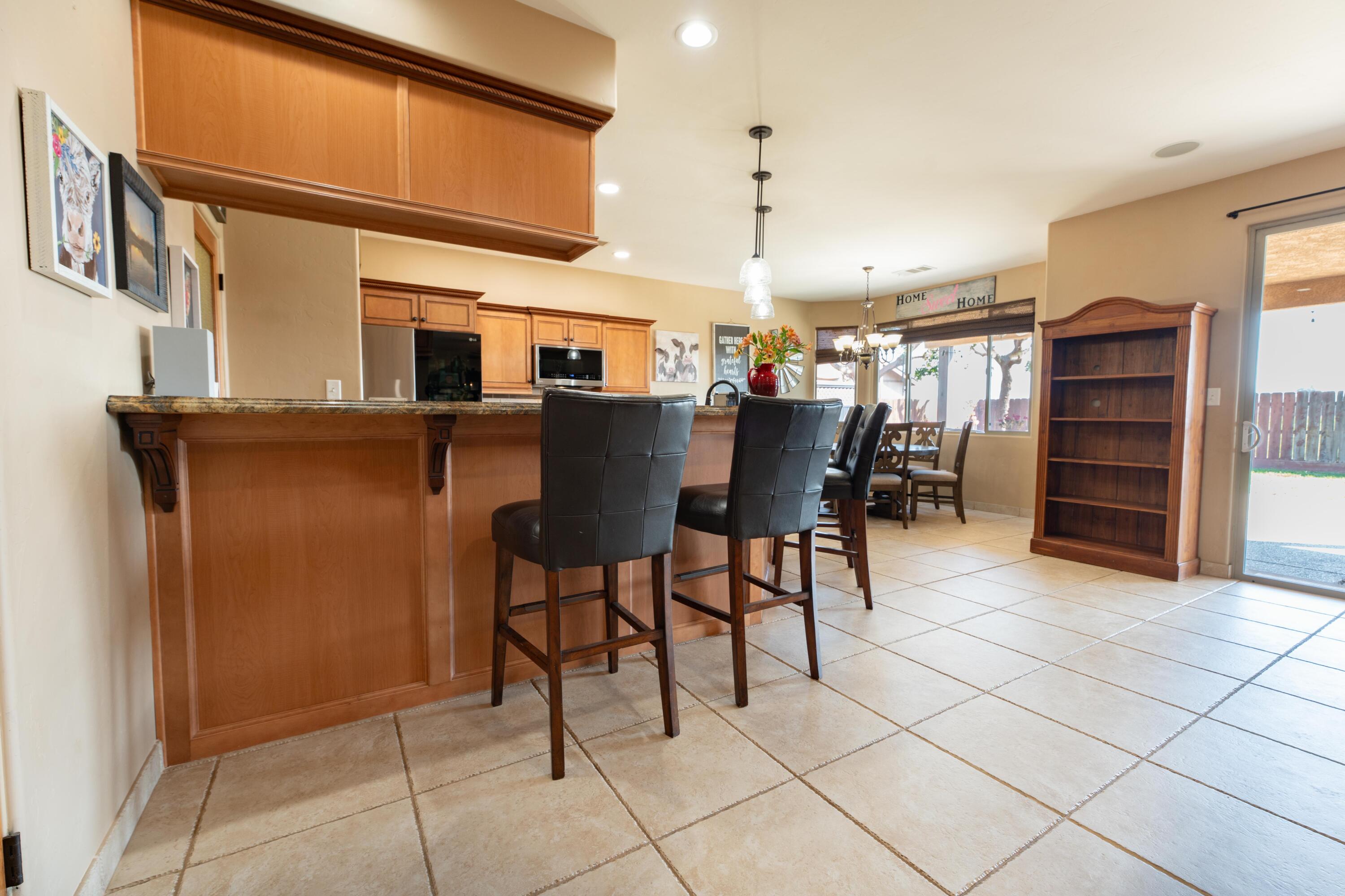 936 N Red Oak St, Porterville, CA 93257