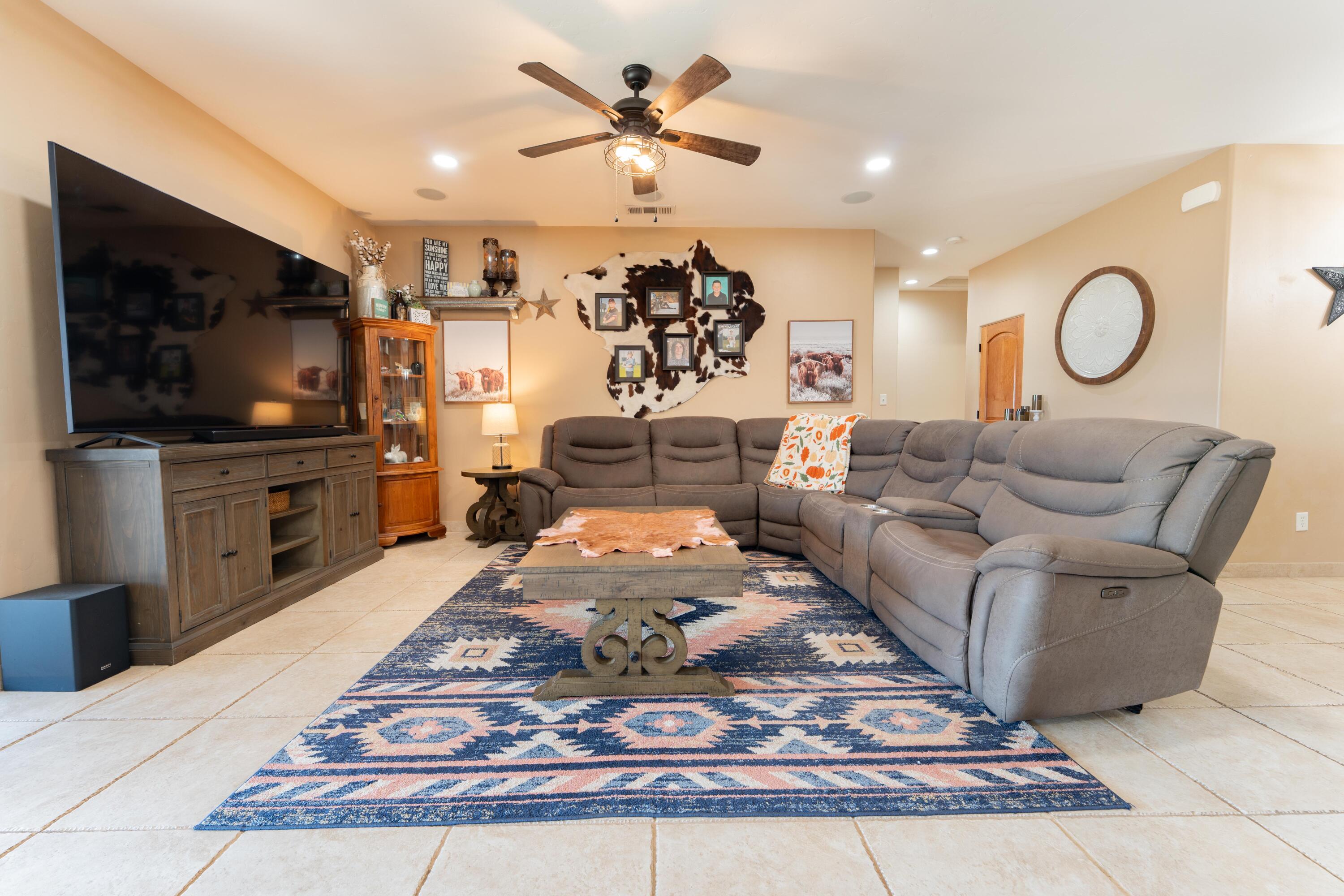 936 N Red Oak St, Porterville, CA 93257