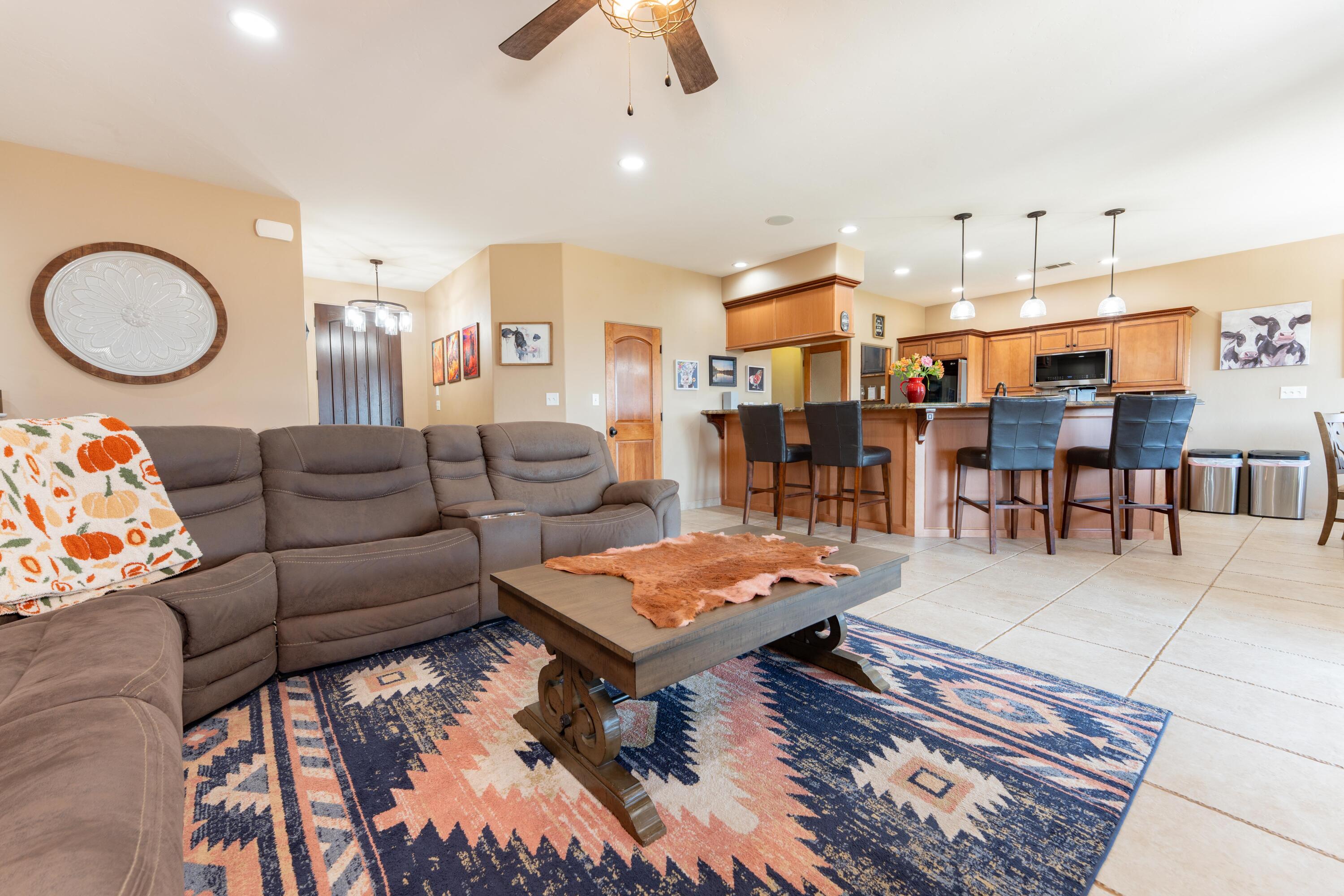 936 N Red Oak St, Porterville, CA 93257