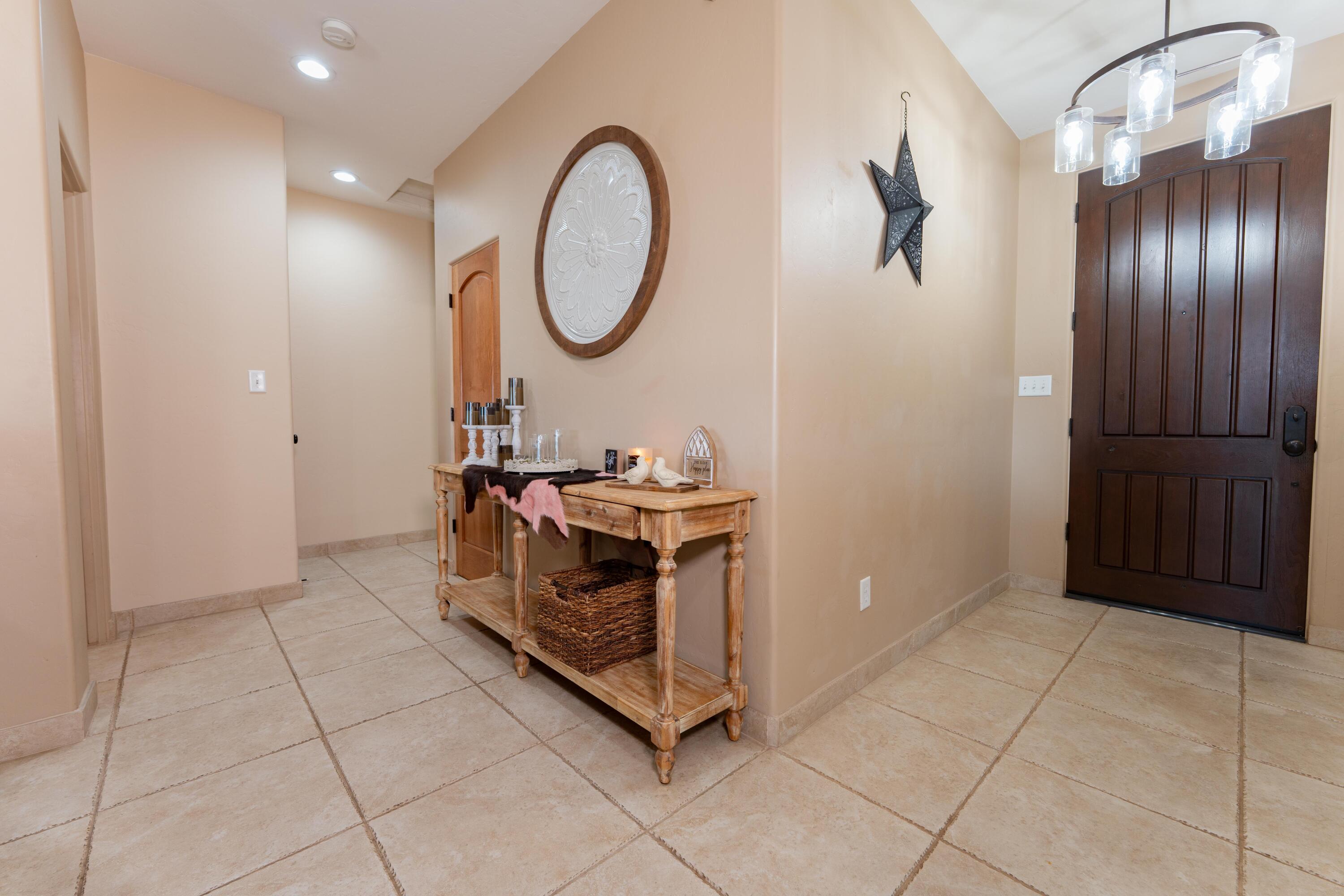 936 N Red Oak St, Porterville, CA 93257