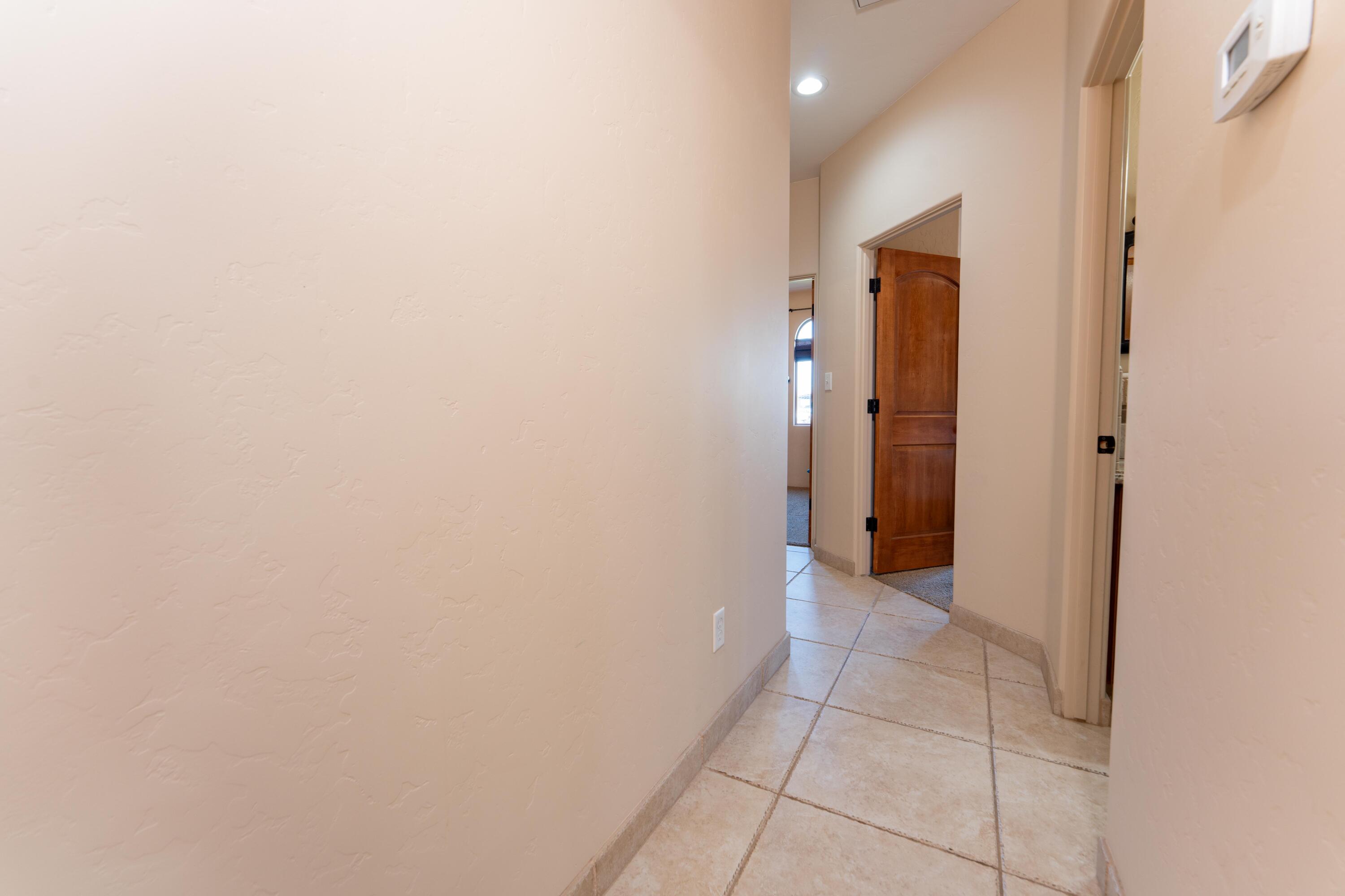 936 N Red Oak St, Porterville, CA 93257