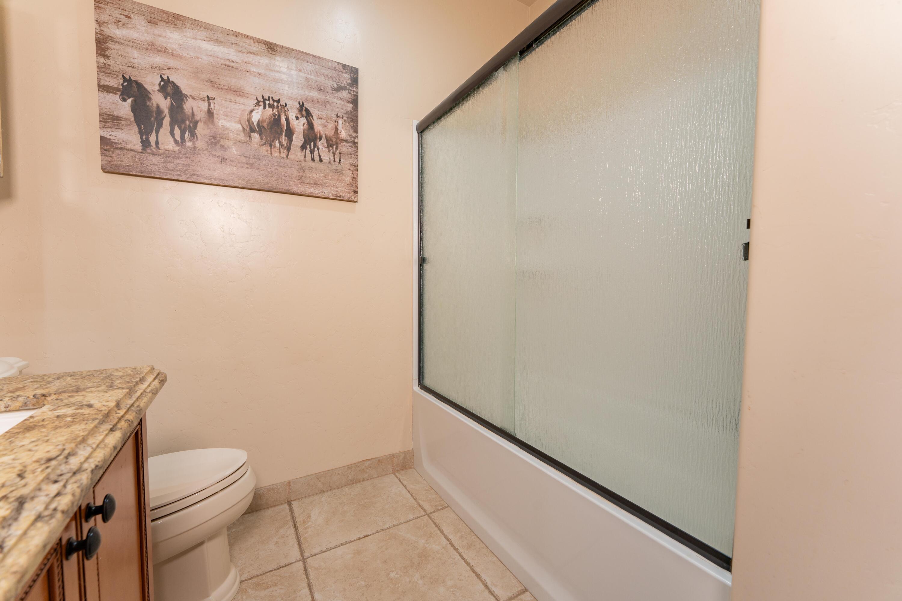 936 N Red Oak St, Porterville, CA 93257