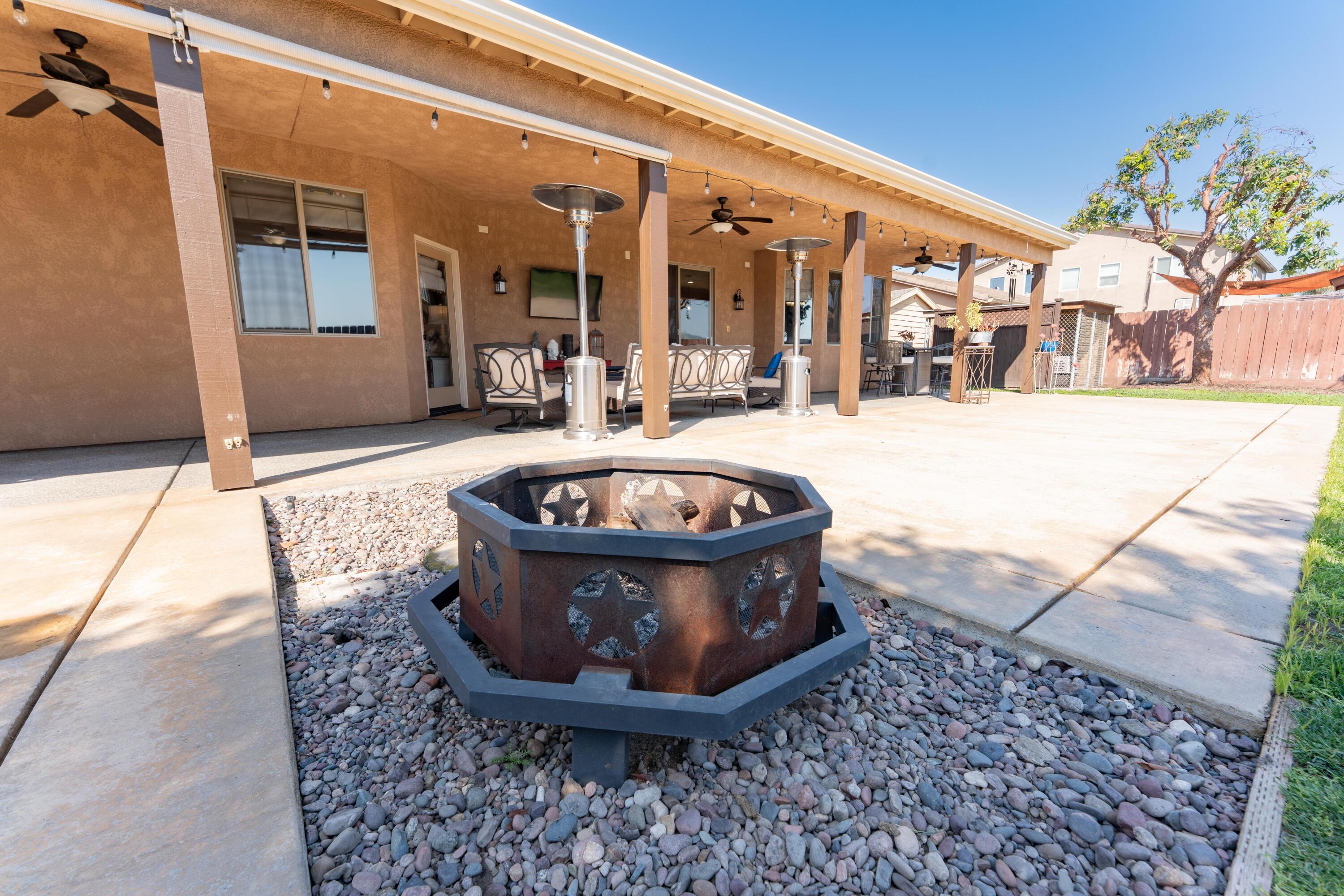 936 N Red Oak St, Porterville, CA 93257