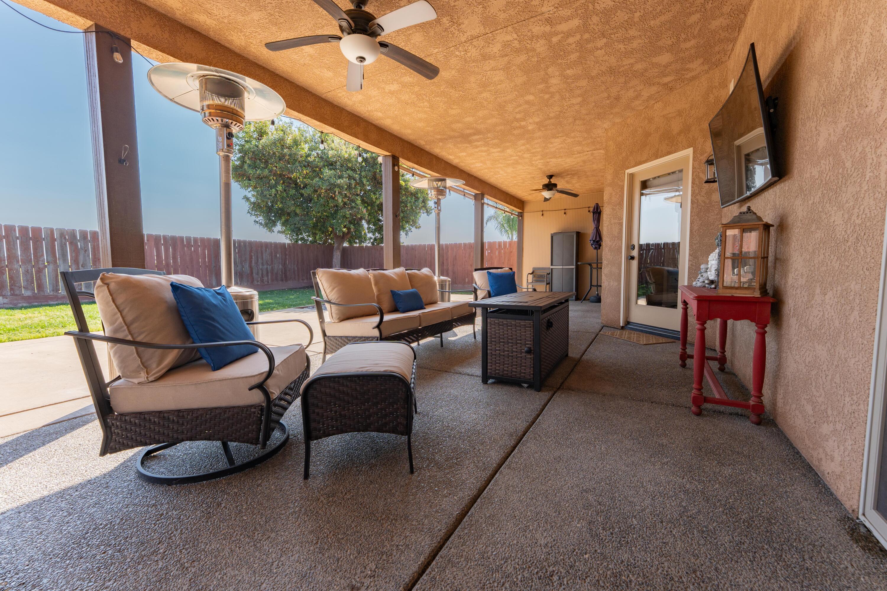 936 N Red Oak St, Porterville, CA 93257