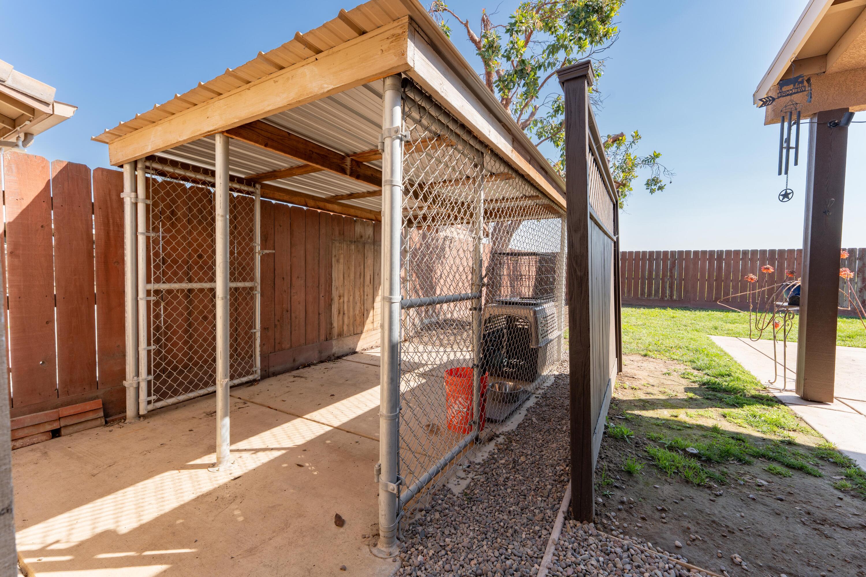 936 N Red Oak St, Porterville, CA 93257