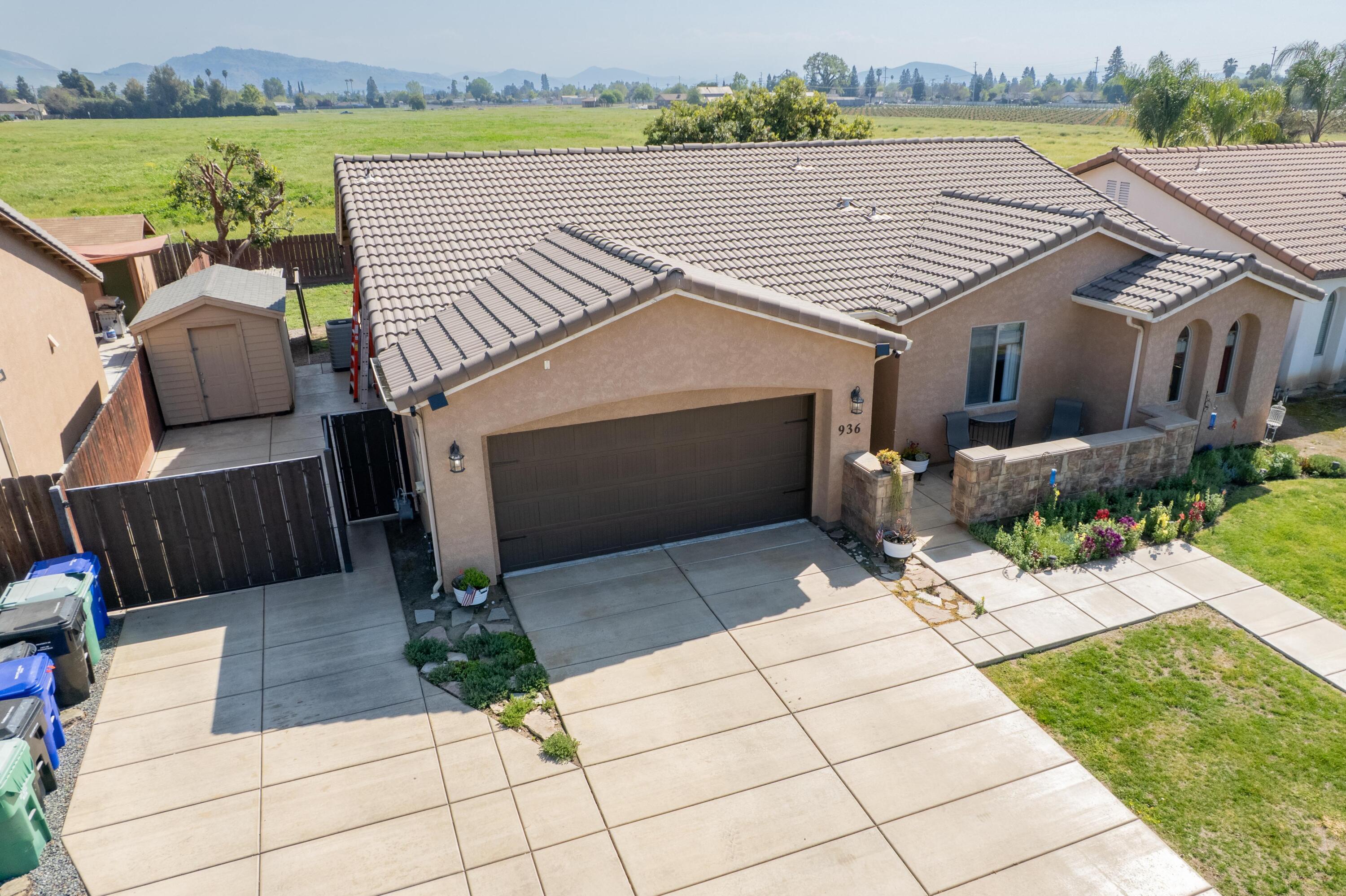 936 N Red Oak St, Porterville, CA 93257