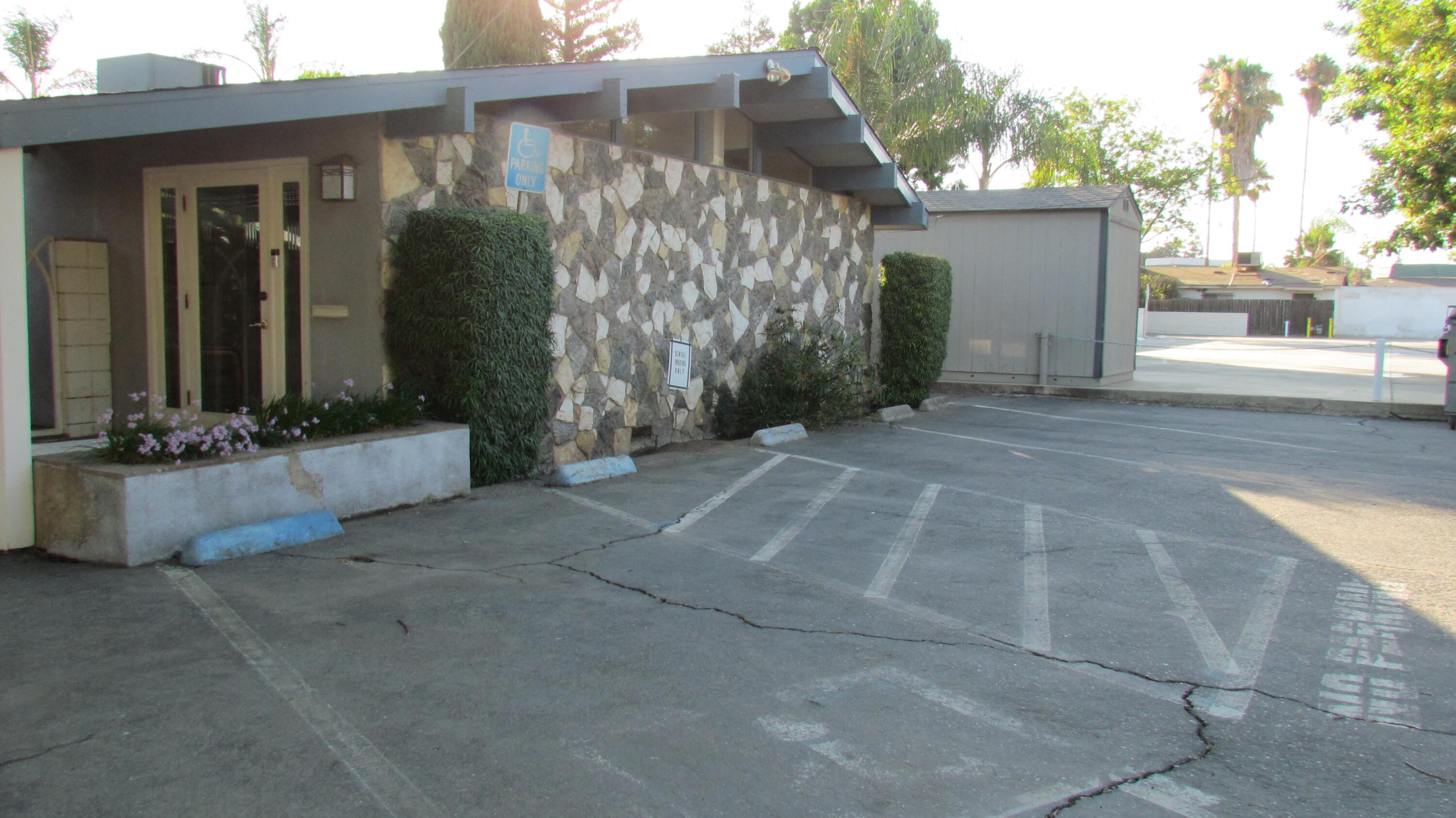 756 G St, Reedley, CA 93654