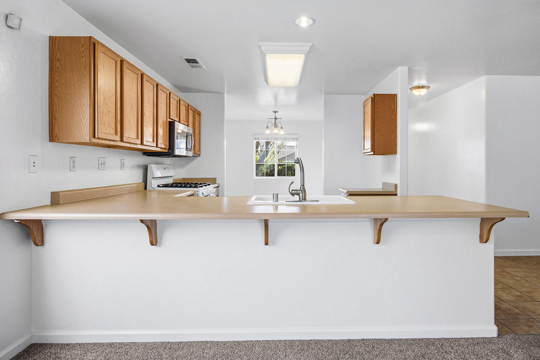 2650 W Sedona Ave, Visalia, CA 93291