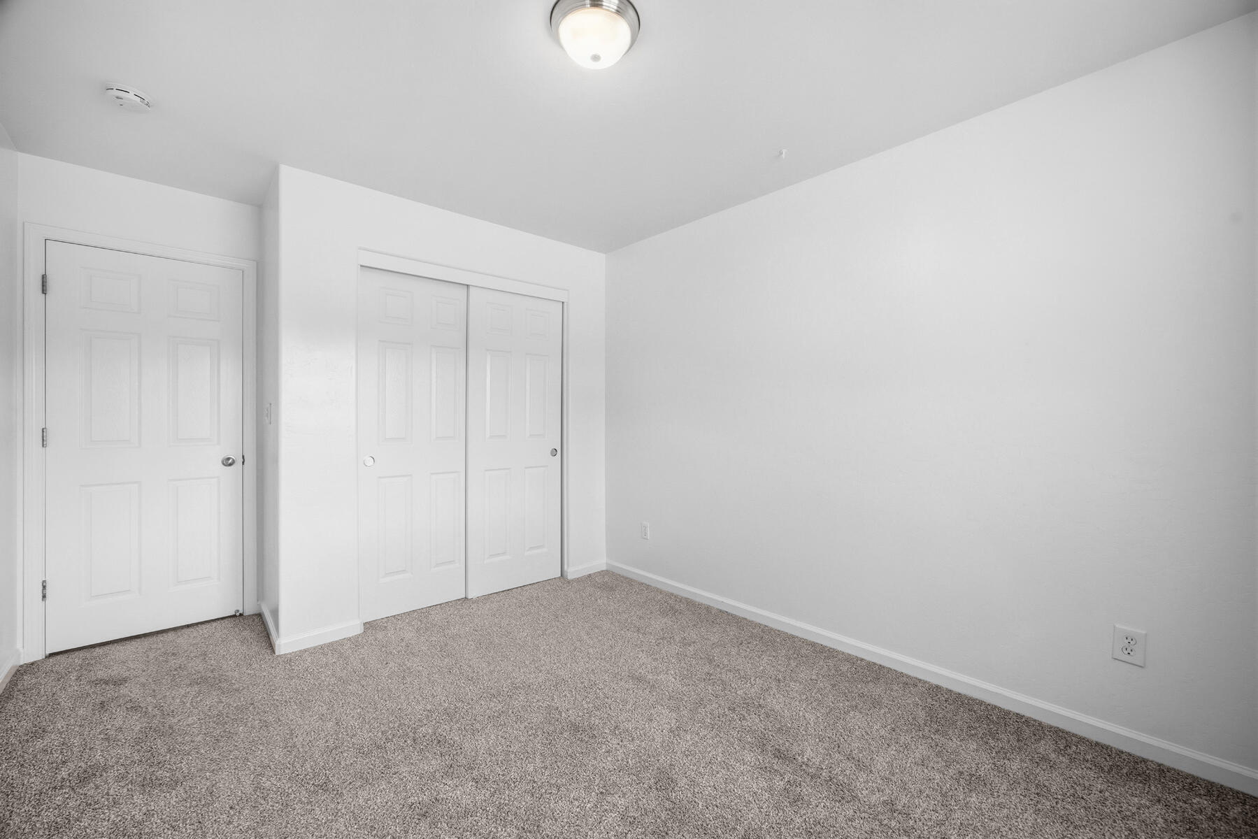 2650 W Sedona Ave, Visalia, CA 93291