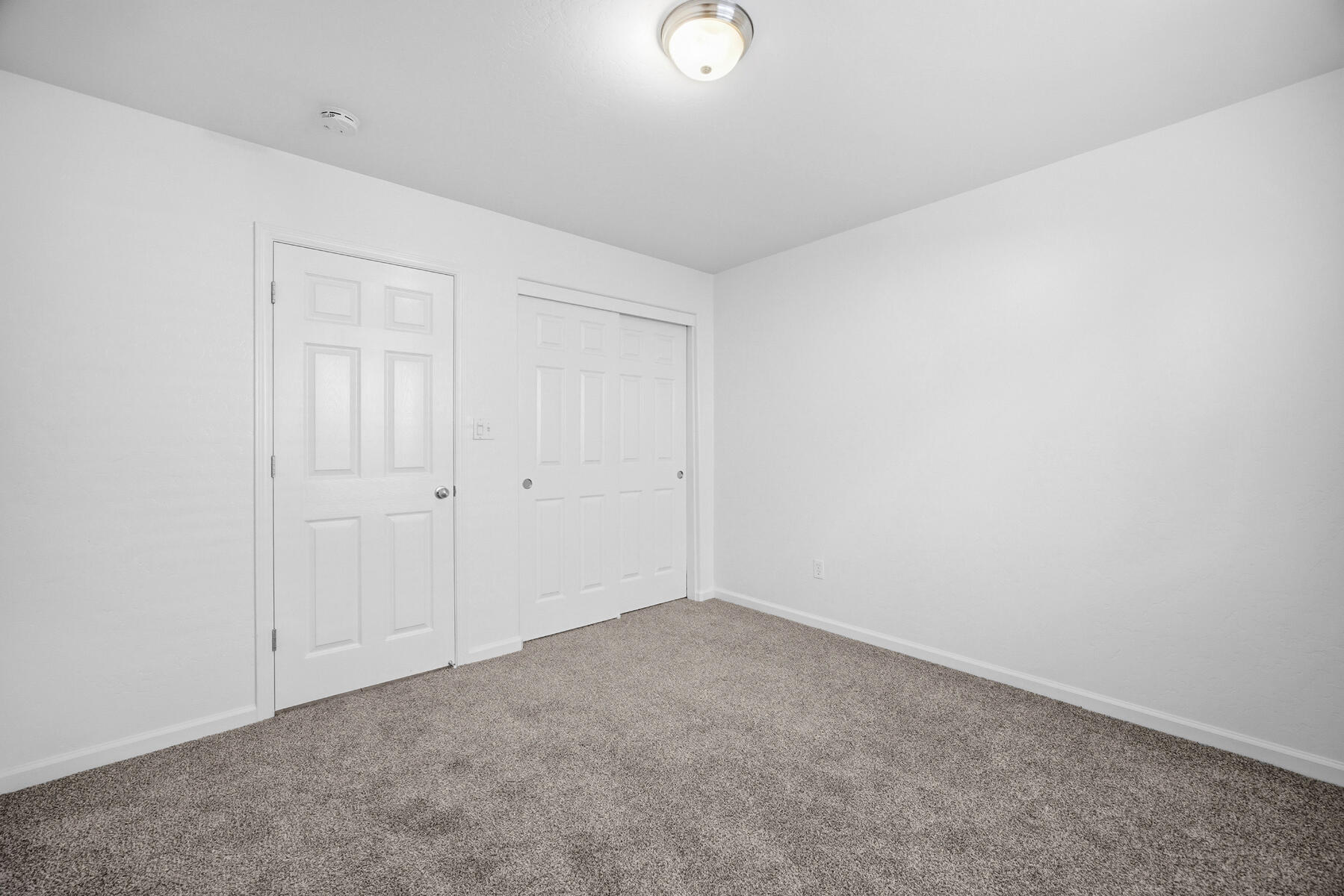 2650 W Sedona Ave, Visalia, CA 93291