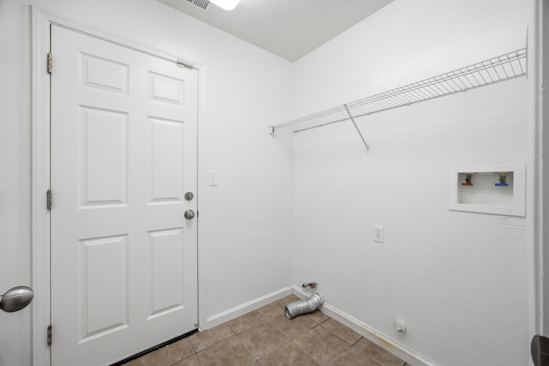 2650 W Sedona Ave, Visalia, CA 93291