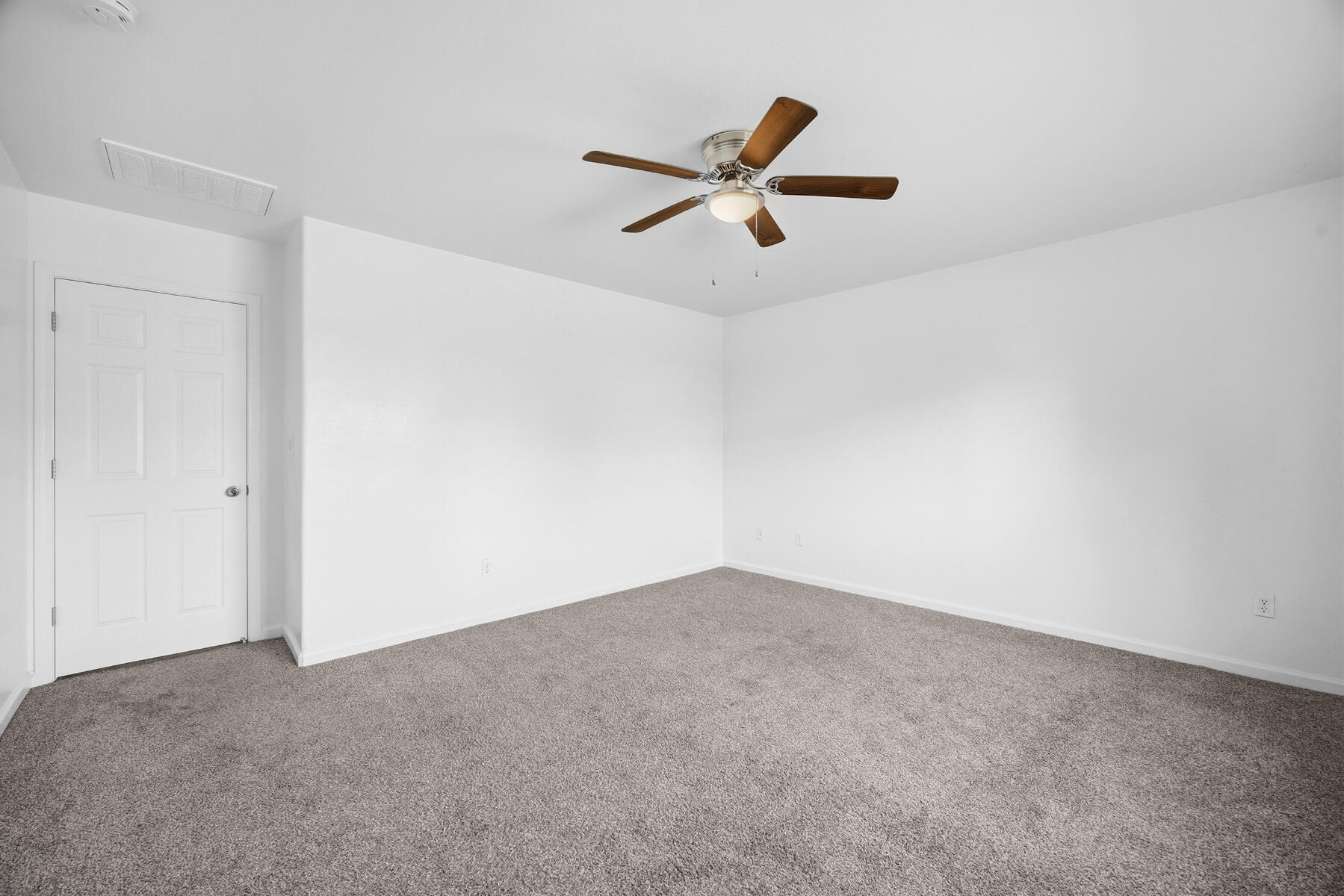 2650 W Sedona Ave, Visalia, CA 93291