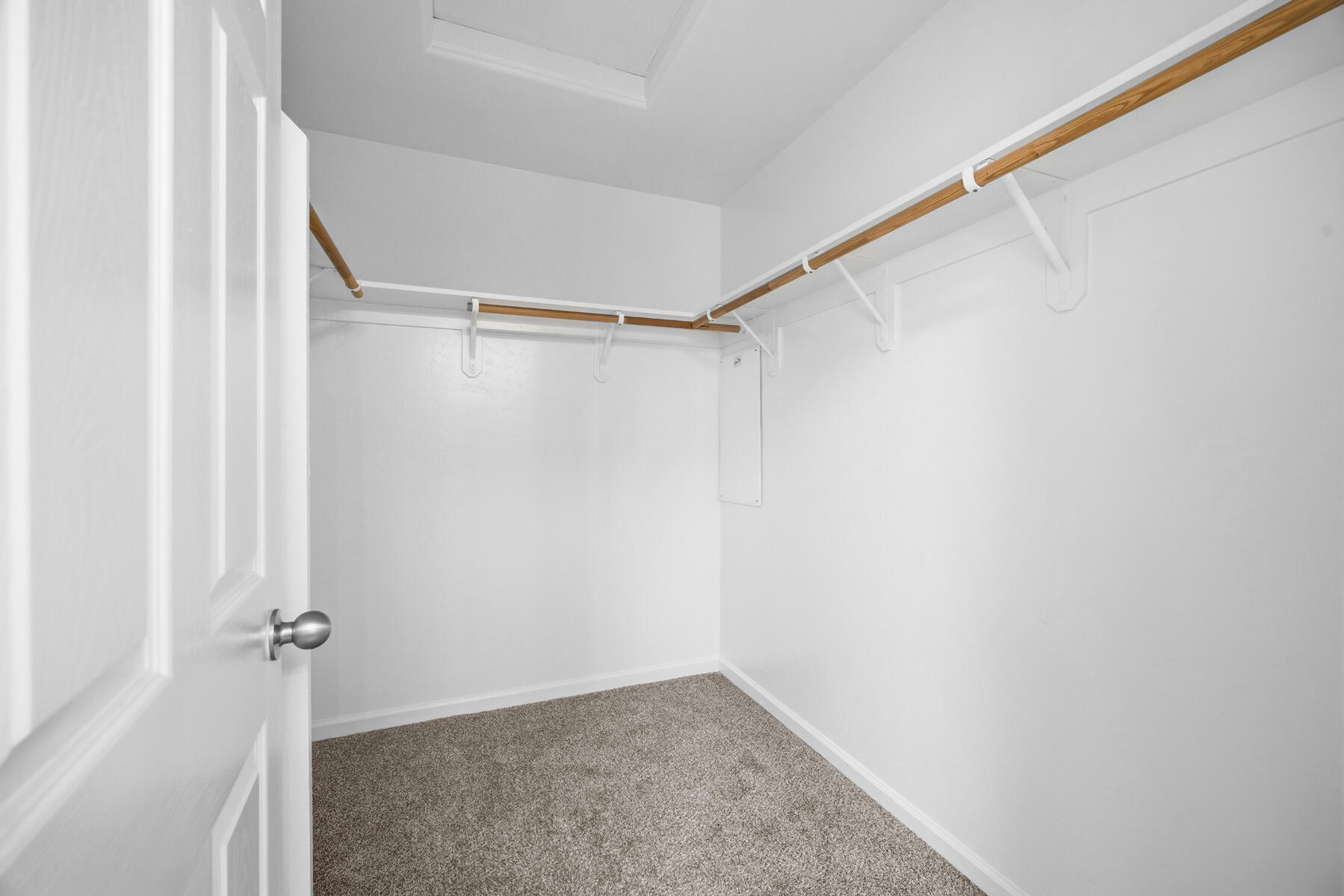 2650 W Sedona Ave, Visalia, CA 93291