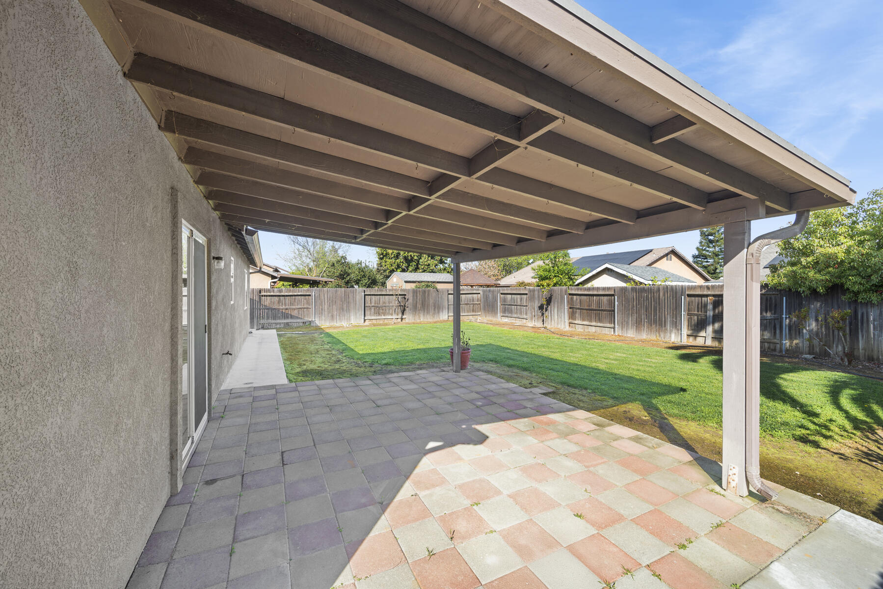 2650 W Sedona Ave, Visalia, CA 93291