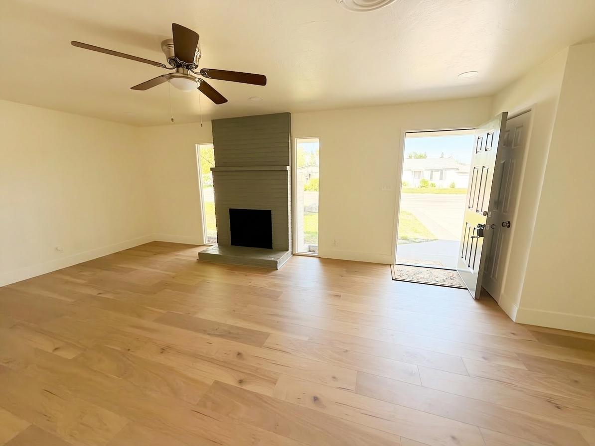 4303 W Hurley Ave, Visalia, CA 93291