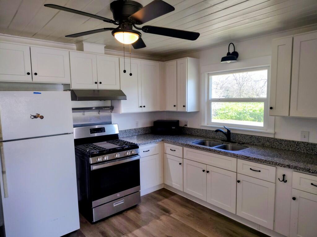 24001 Avenue 324 #324, Woodlake, CA 93286