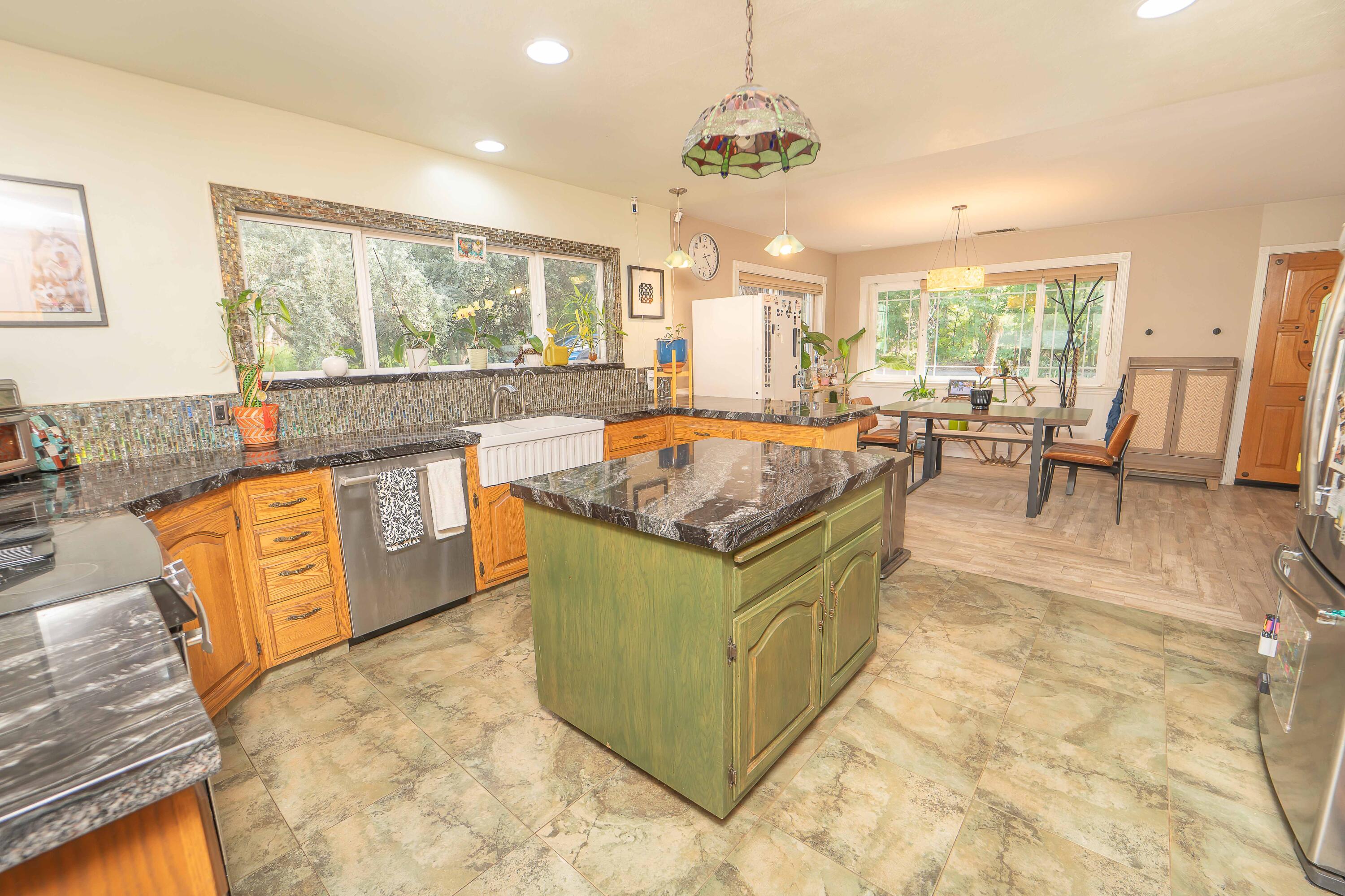 43043 South Fork Dr, Three Rivers, CA 93271