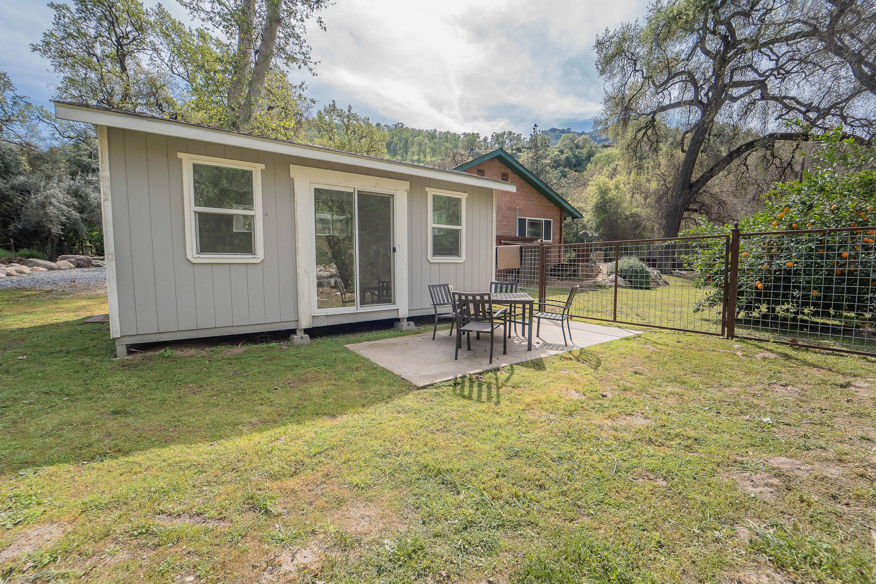 43043 South Fork Dr, Three Rivers, CA 93271
