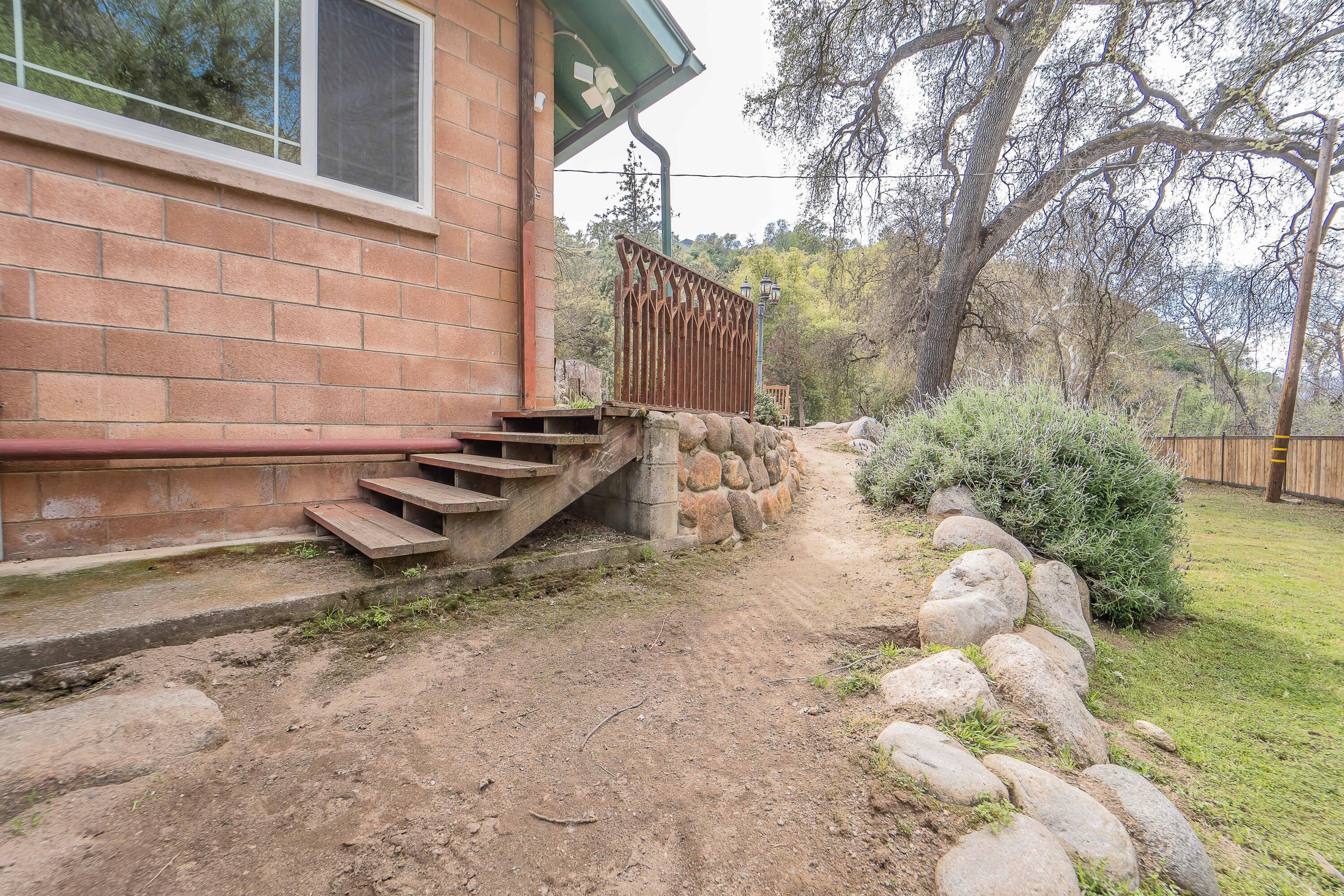 43043 South Fork Dr, Three Rivers, CA 93271