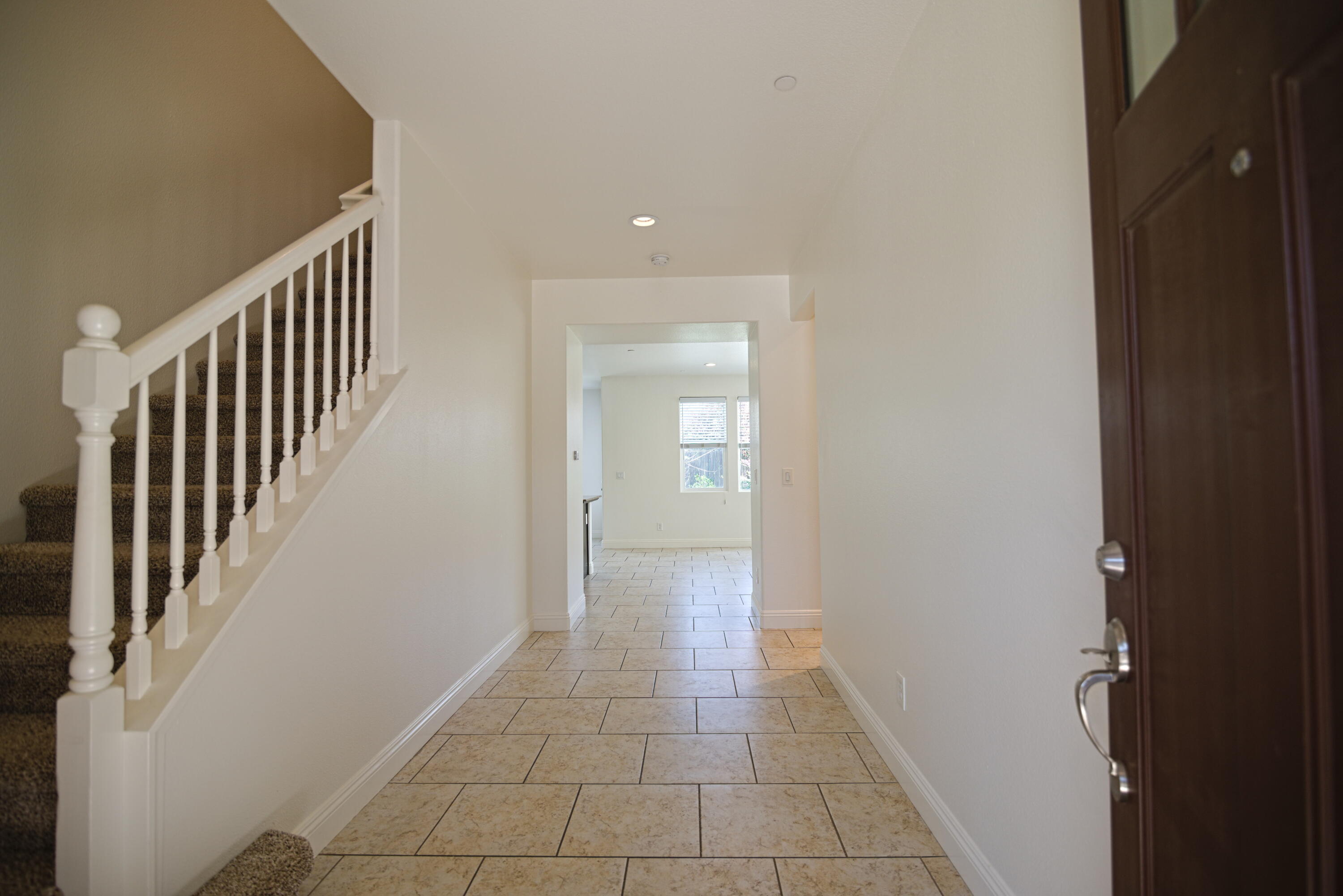 2160 N Stokes Ct, Visalia, CA 93291