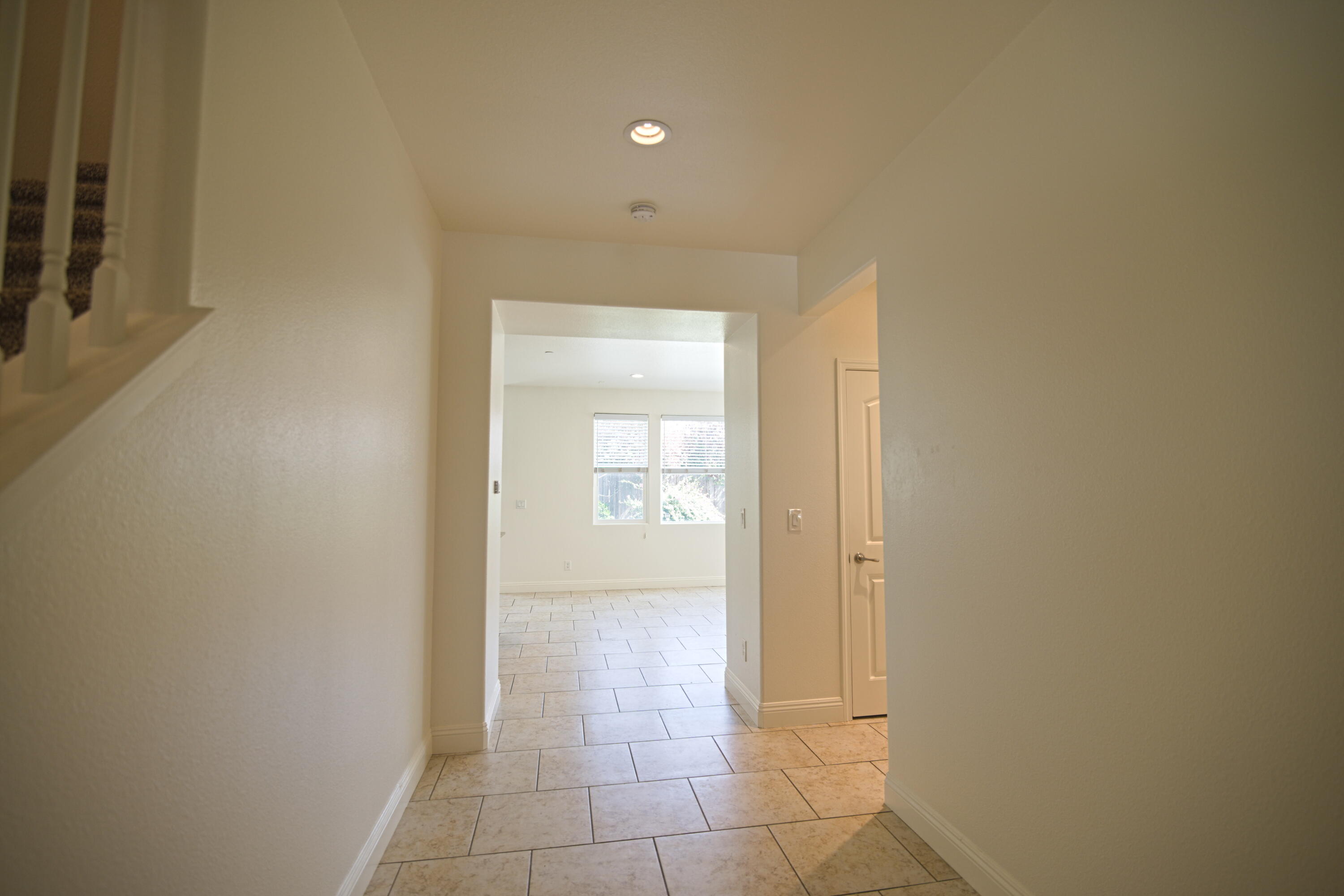 2160 N Stokes Ct, Visalia, CA 93291