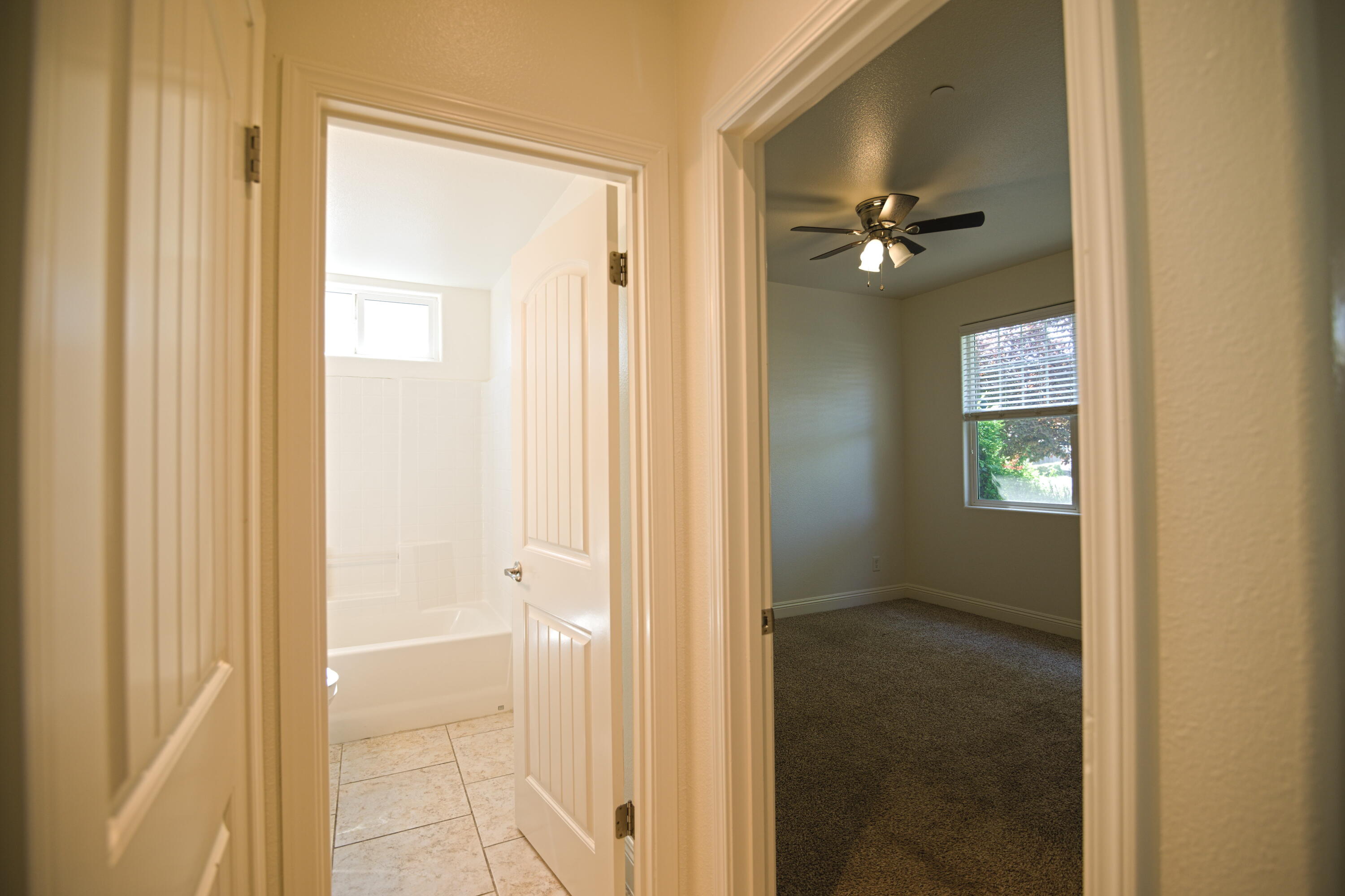 2160 N Stokes Ct, Visalia, CA 93291