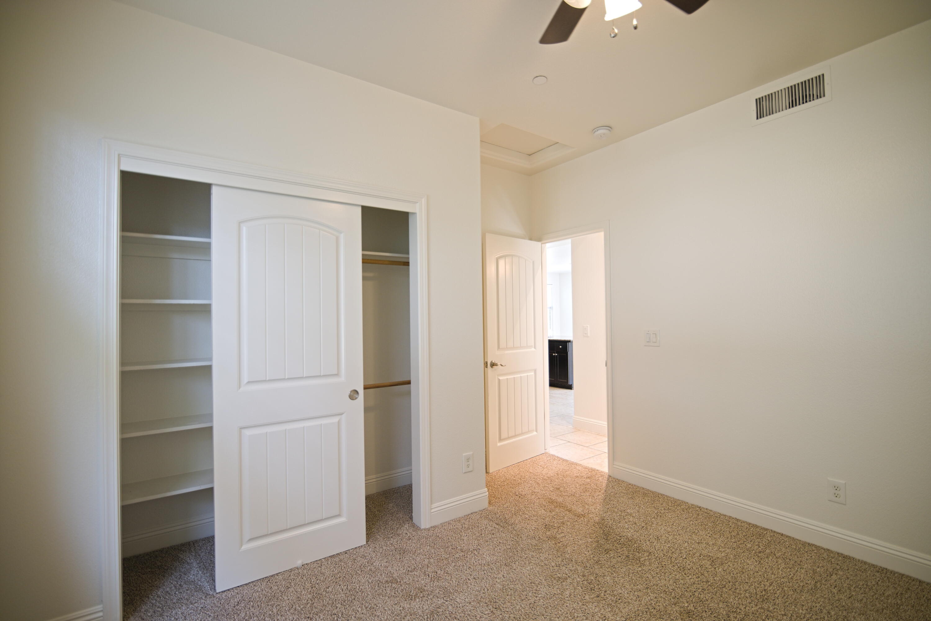 2160 N Stokes Ct, Visalia, CA 93291