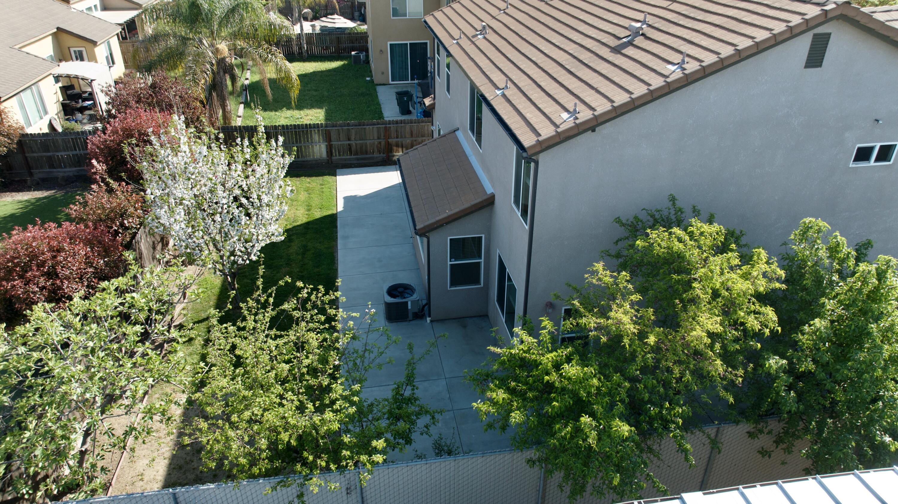 2160 N Stokes Ct, Visalia, CA 93291